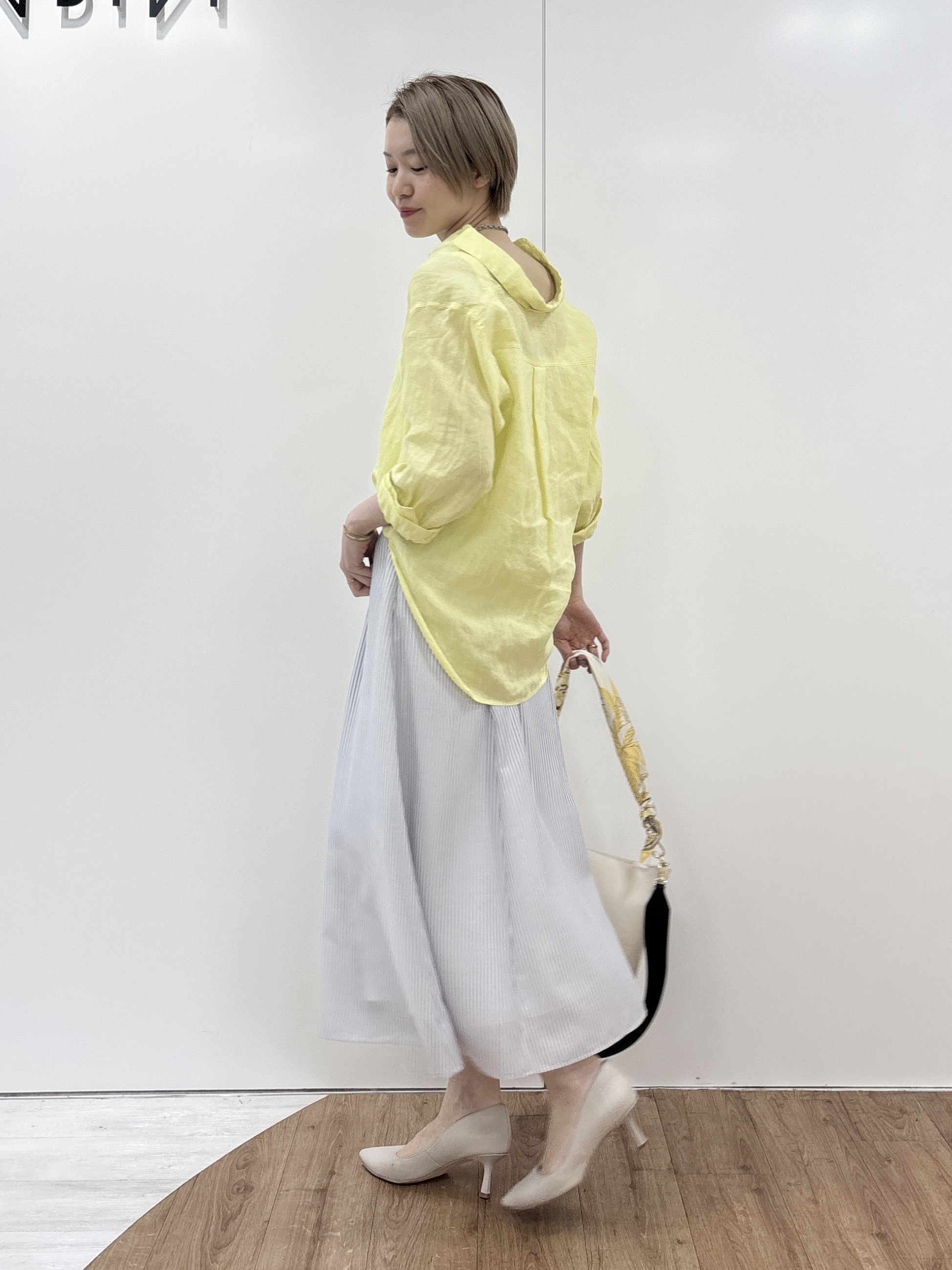 kanaeさんの「INDIVI｜【接触冷感／2WAY】カシュクールリネンシャツ」を使ったコーディネート