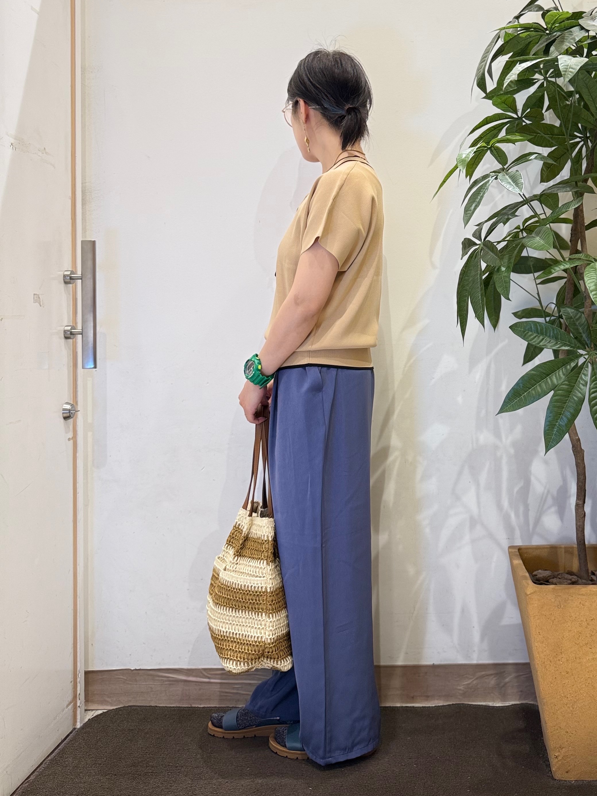 misakiさんの「SHOO･LA･RUE｜【高レビュー/毎日洗える/UV】二の腕も隠せる 配色ボウタイニット」を使ったコーディネート