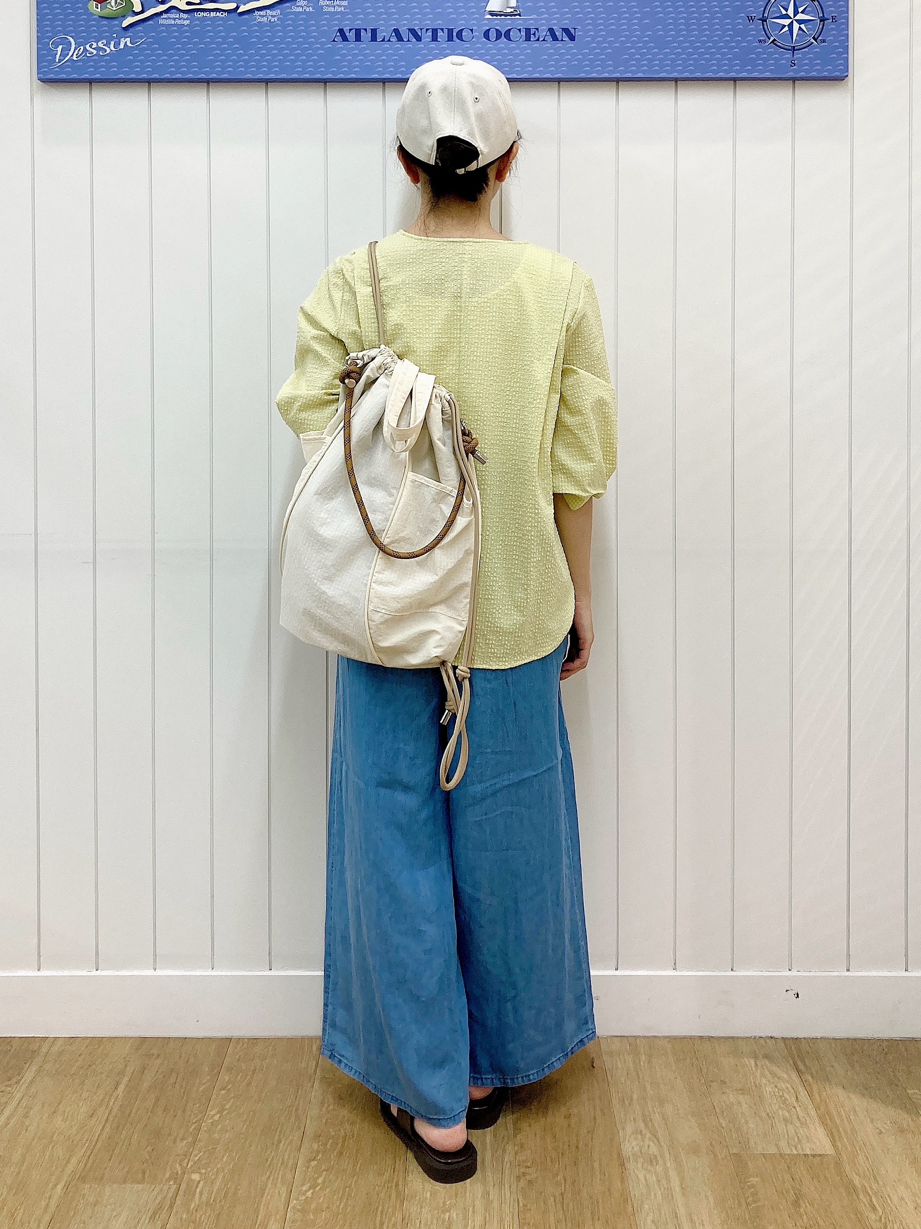 yoshiさんの「Dessin｜【セットアップ可/UVカット】サッカー素材 キーネックブラウス」を使ったコーディネート
