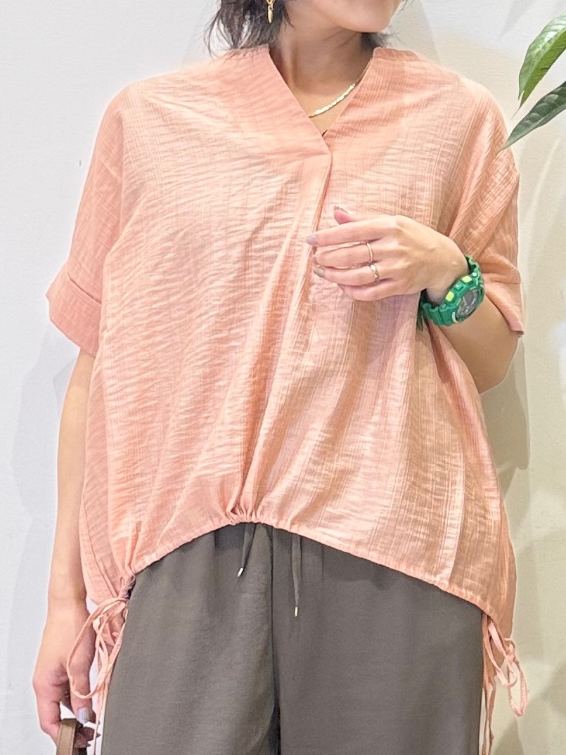 misakiさんの「SHOO･LA･RUE｜【高レビュー/体型カバー】インせず着られる スキッパー裾リボンブラウス」を使ったコーディネート