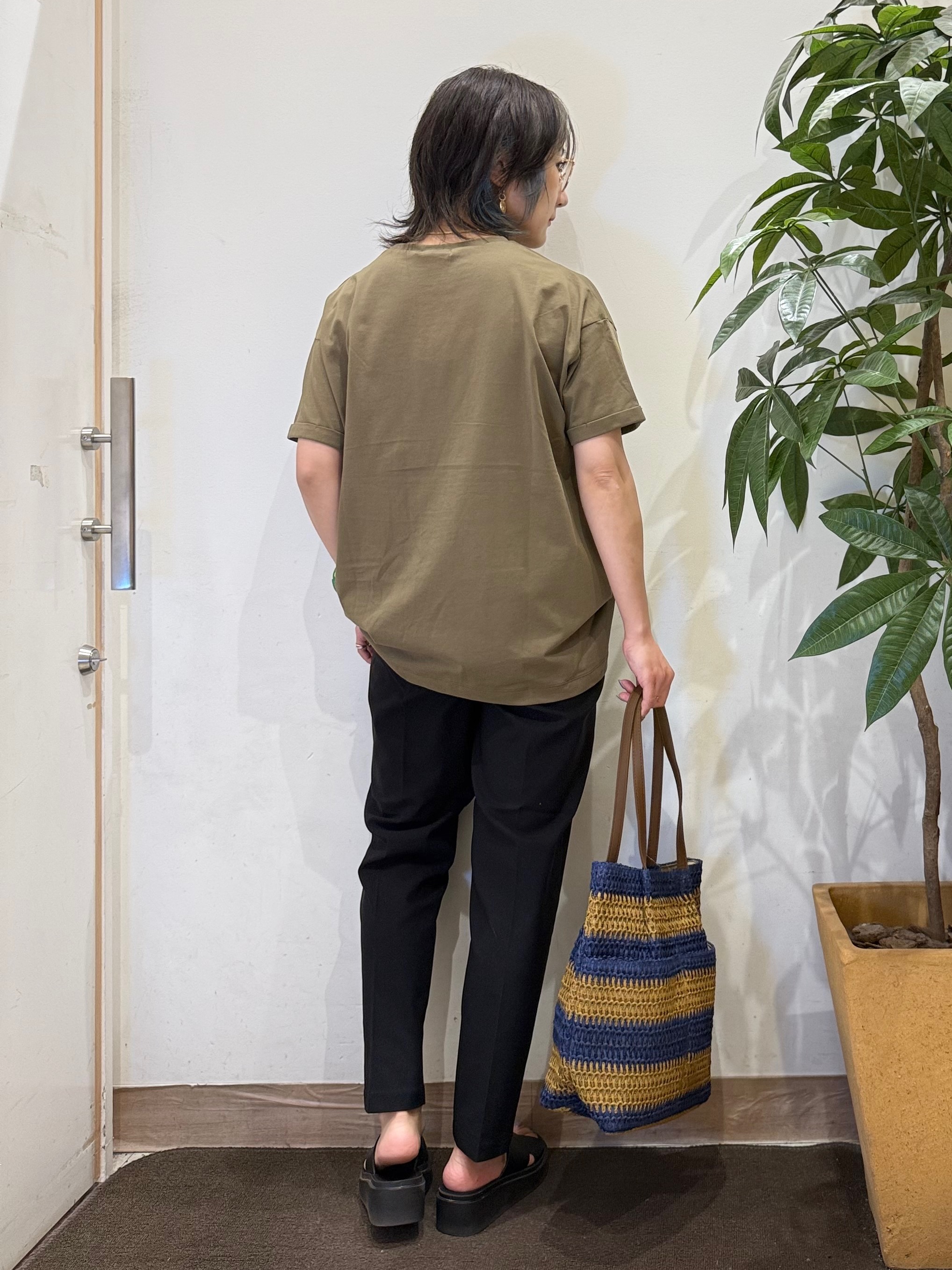 misakiさんの「SHOO･LA･RUE｜【体型カバー/S-LL/洗濯機可】インせず決まる フロントタックデザインTシャツ」を使ったコーディネート