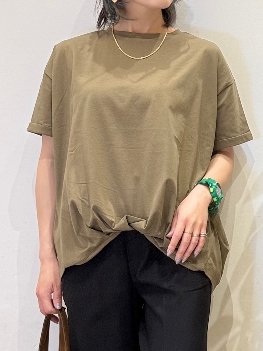 misakiさんの「SHOO･LA･RUE｜【体型カバー/S-LL/洗濯機可】インせず決まる フロントタックデザインTシャツ」を使ったコーディネート