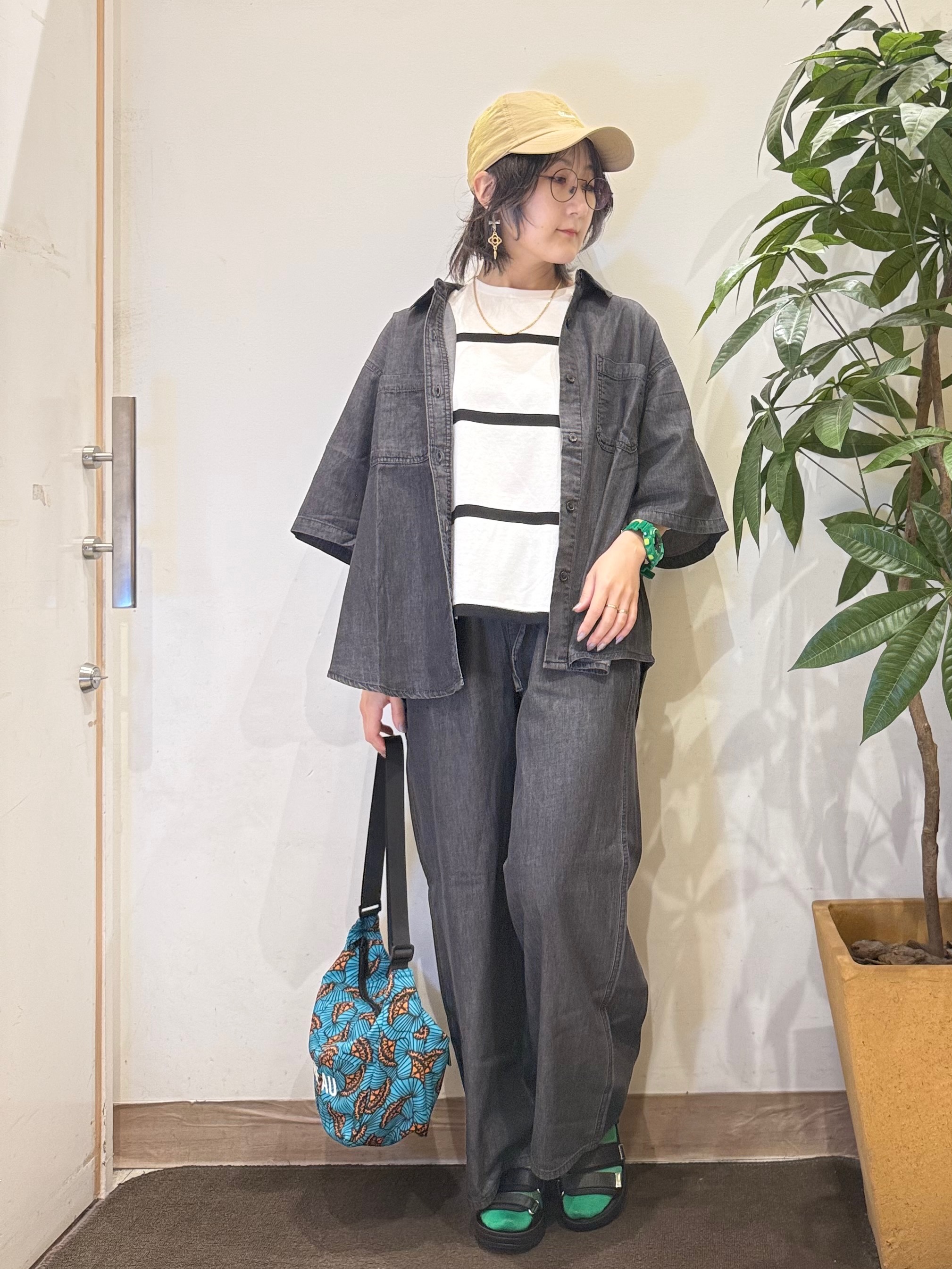 misakiさんの「SHOO･LA･RUE｜【セットアップ可/S-LL】ライトオンスデニム 5分袖シャツ」を使ったコーディネート