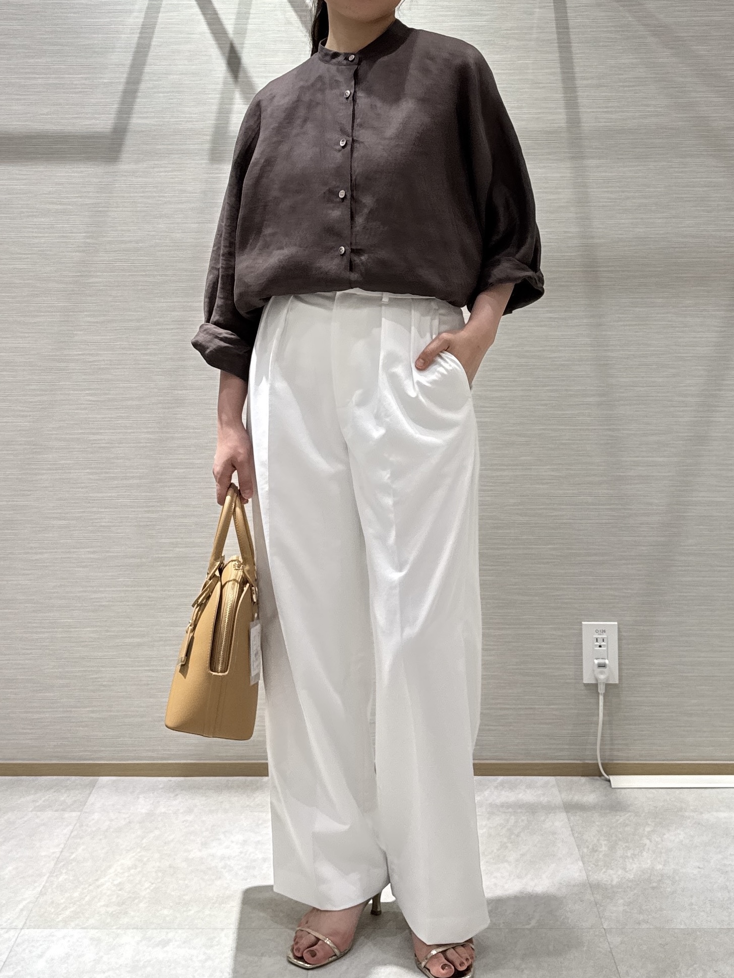 nanaさんの「UNTITLED｜【麻100】リネンドルマンシャツ」を使ったコーディネート