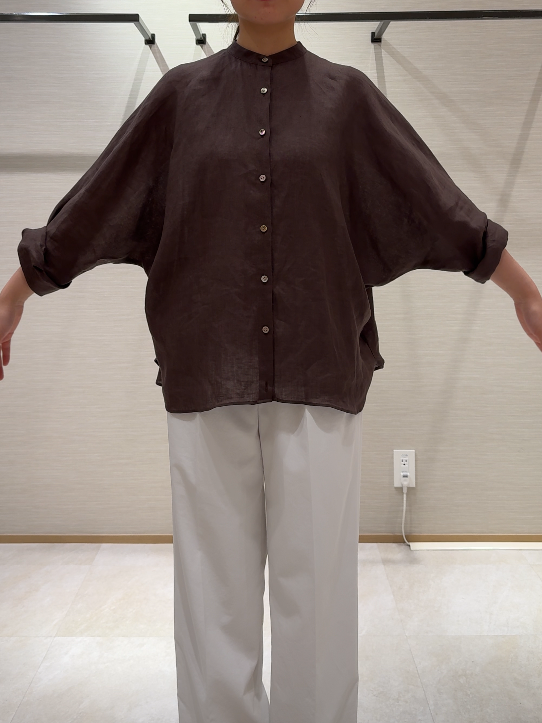 nanaさんの「UNTITLED｜【麻100】リネンドルマンシャツ」を使ったコーディネート