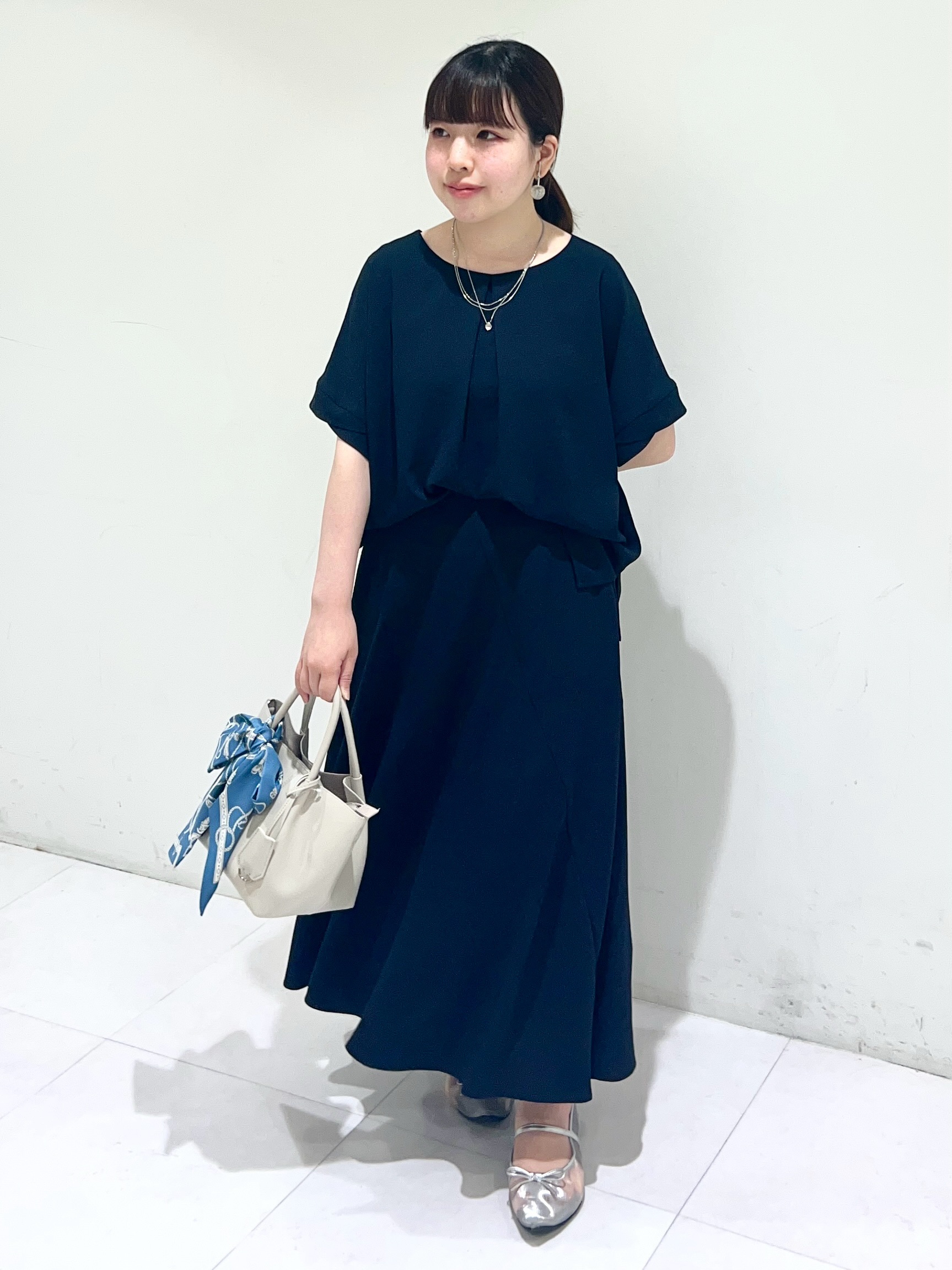 Mitsukiさんの「UNTITLED｜【セットアップ可/UVカット/前後2WAY】リラクシーフレンチスリーブブラウス」を使ったコーディネート
