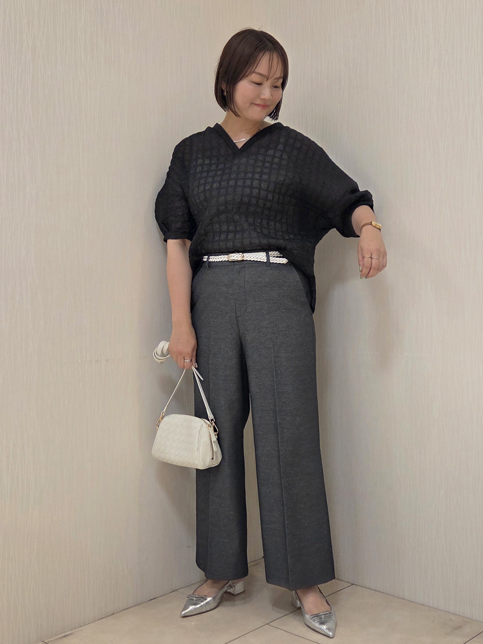naokoさんの「UNTITLED｜【洗える】シアーVネックブラウス」を使ったコーディネート