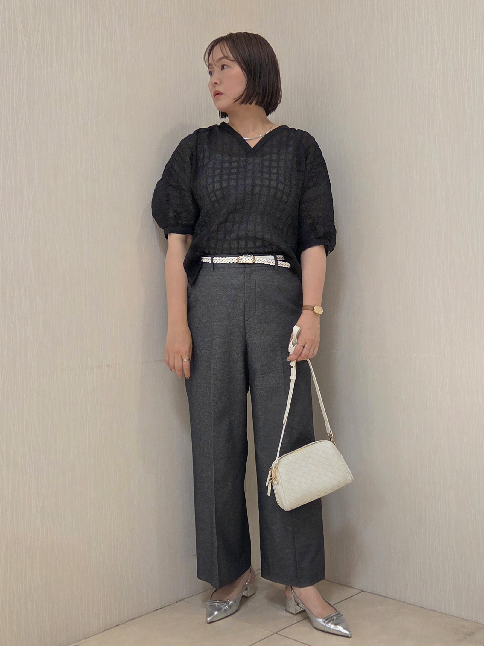 naokoさんの「UNTITLED｜【洗える】シアーVネックブラウス」を使ったコーディネート