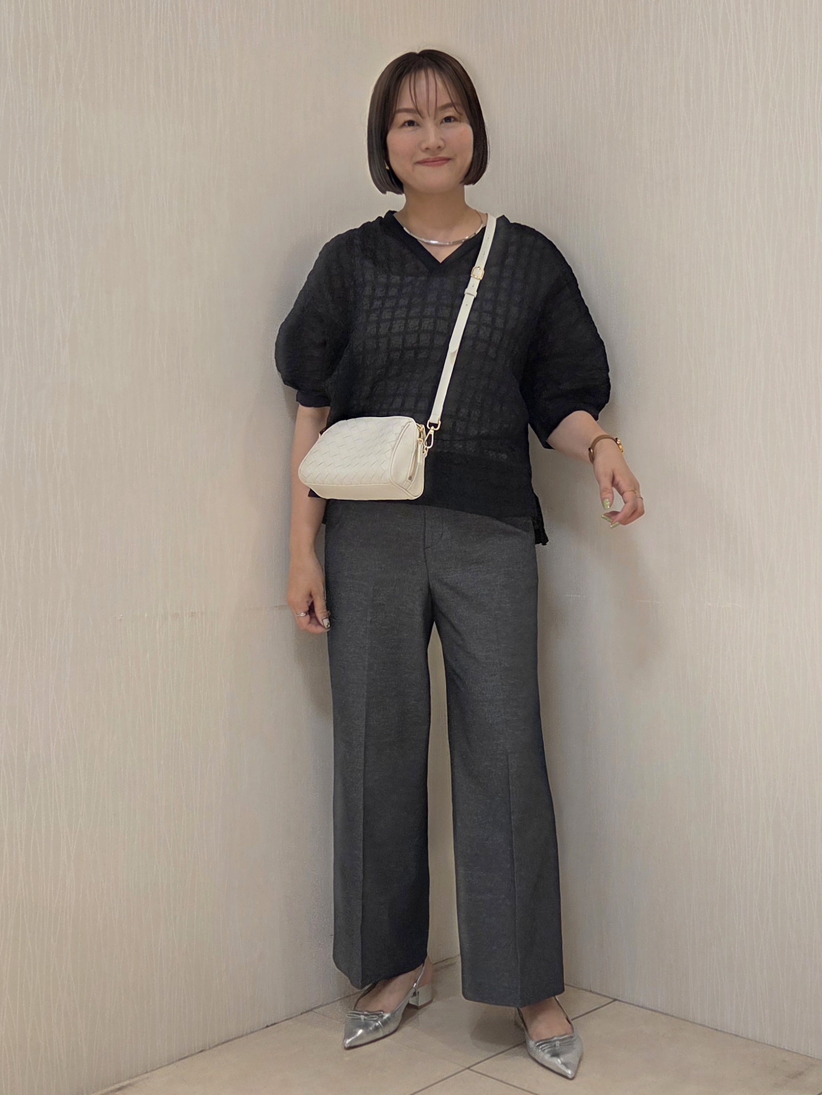 naokoさんの「UNTITLED｜【洗える】シアーVネックブラウス」を使ったコーディネート