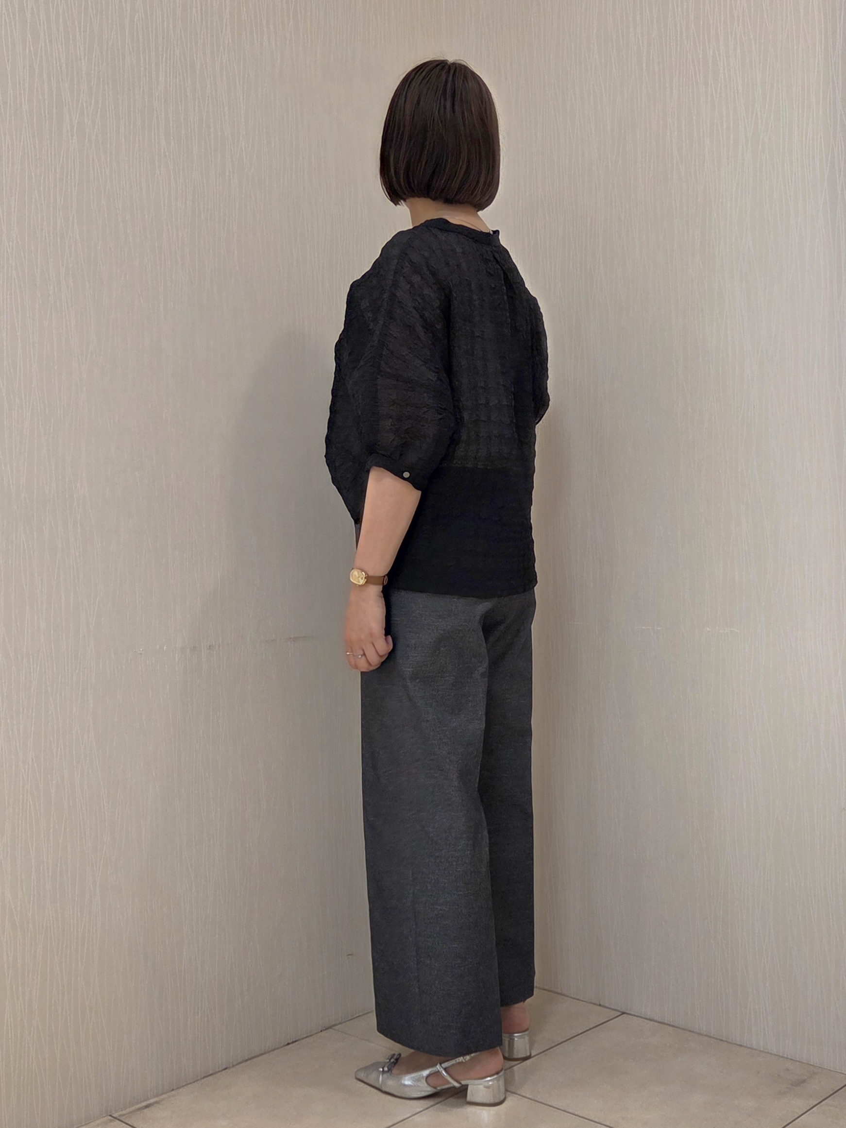 naokoさんの「UNTITLED｜【洗える】シアーVネックブラウス」を使ったコーディネート
