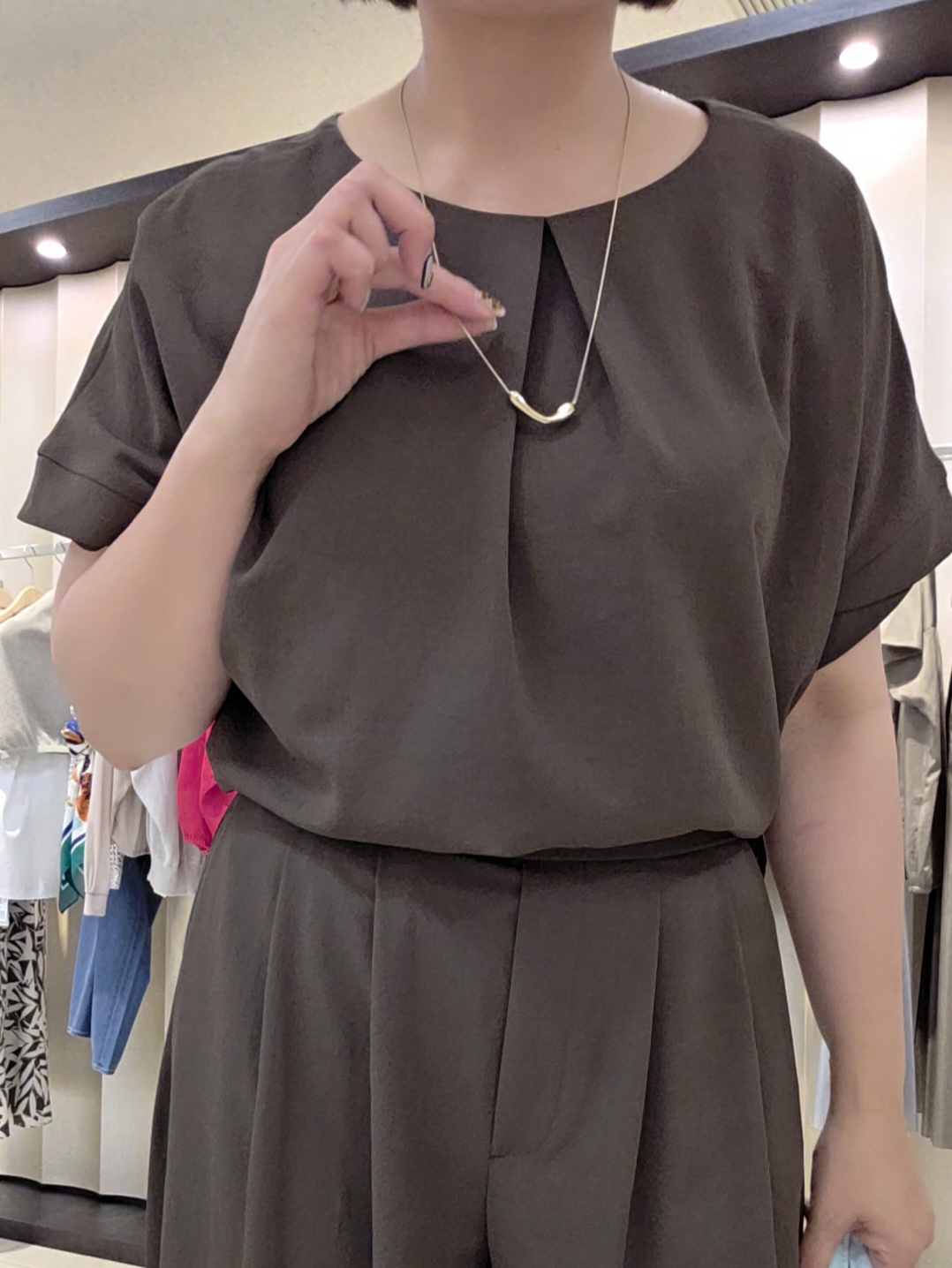 naokoさんの「UNTITLED｜【セットアップ可/UVカット/前後2WAY】リラクシーフレンチスリーブブラウス」を使ったコーディネート
