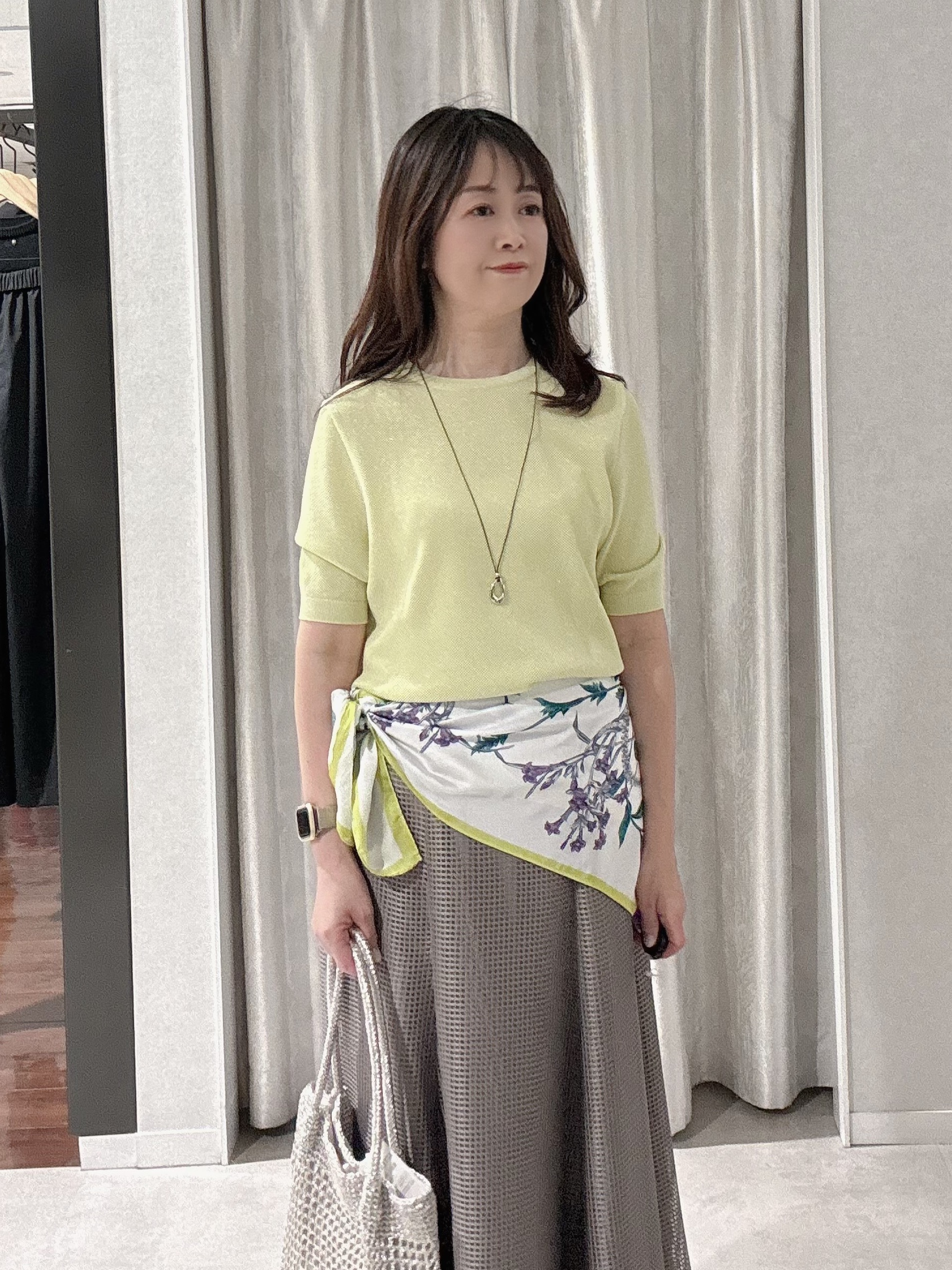 makiさんの「UNTITLED｜◆【アンサンブル可】ラメ混クルーネックプルオーバー」を使ったコーディネート