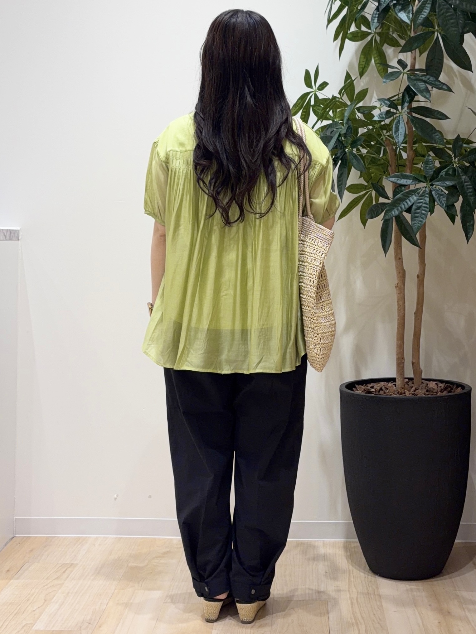 minamiさんの「grove｜【UVカット】体型カバー叶う、バックプリーツTシャツ」を使ったコーディネート