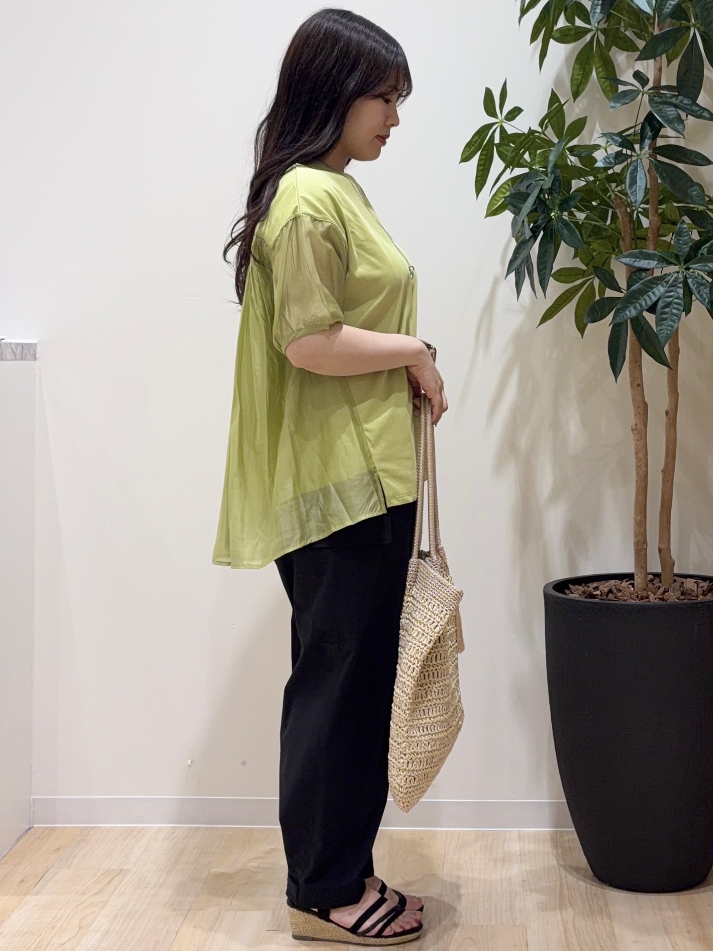 minamiさんの「grove｜【UVカット】体型カバー叶う、バックプリーツTシャツ」を使ったコーディネート
