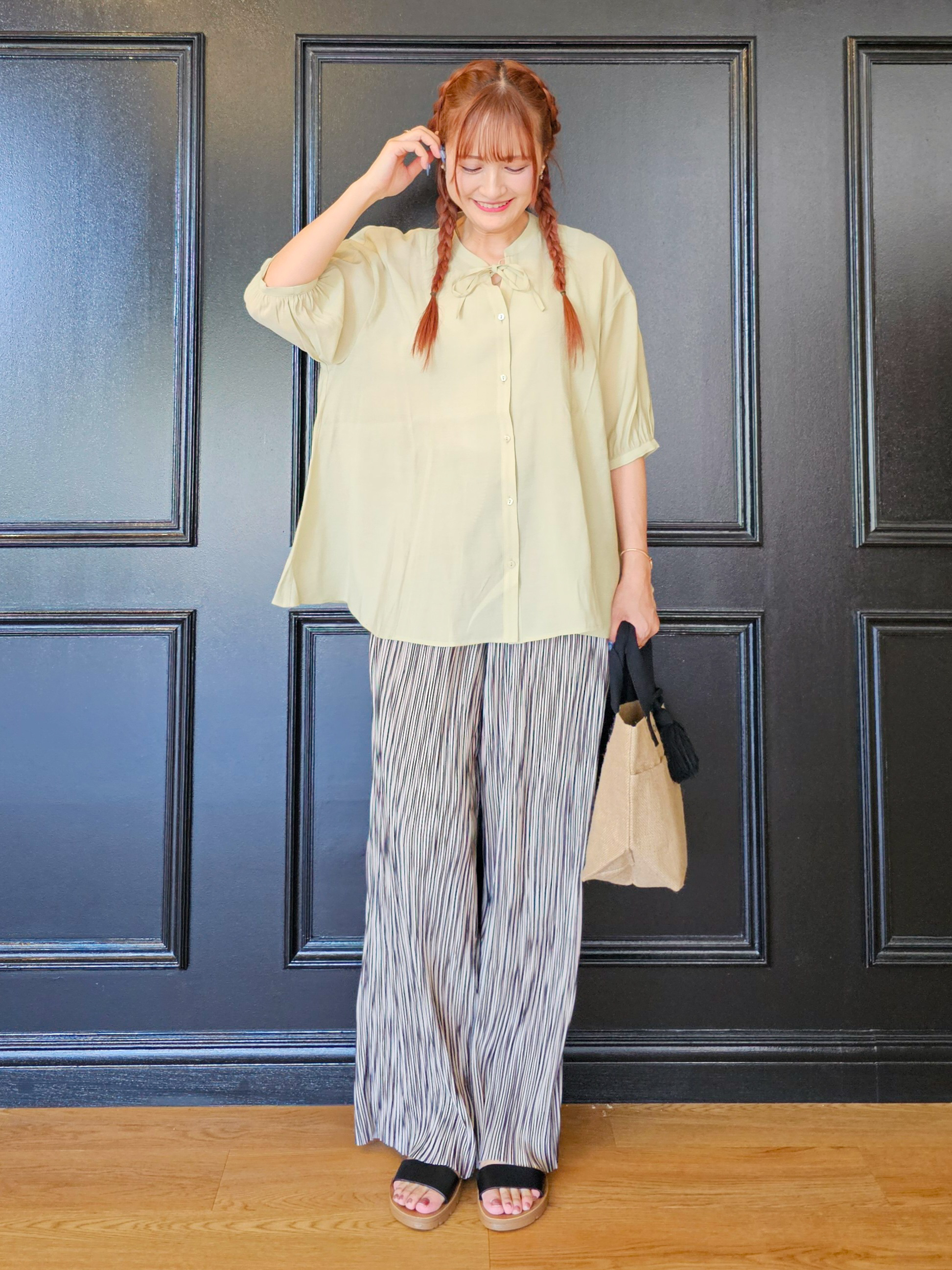 ゆゆさんの「SHOO･LA･RUE｜【S-LL】インせず着られる 切替フレアブラウス」を使ったコーディネート