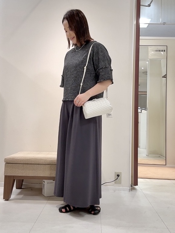 YUIさんの「UNTITLED｜◆ドライミックスツィードブラウス」を使ったコーディネート