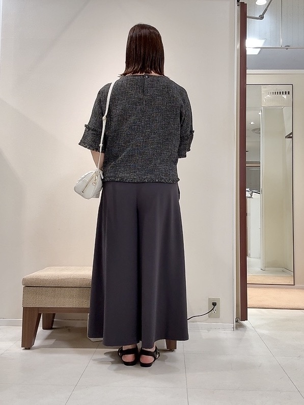 YUIさんの「UNTITLED｜◆ドライミックスツィードブラウス」を使ったコーディネート