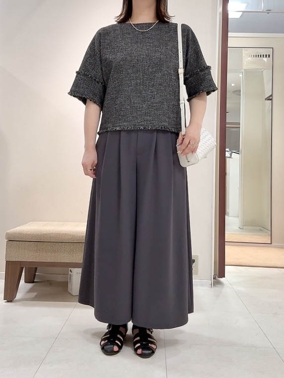 YUIさんの「UNTITLED｜◆ドライミックスツィードブラウス」を使ったコーディネート