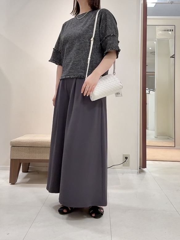 YUIさんの「UNTITLED｜◆ドライミックスツィードブラウス」を使ったコーディネート
