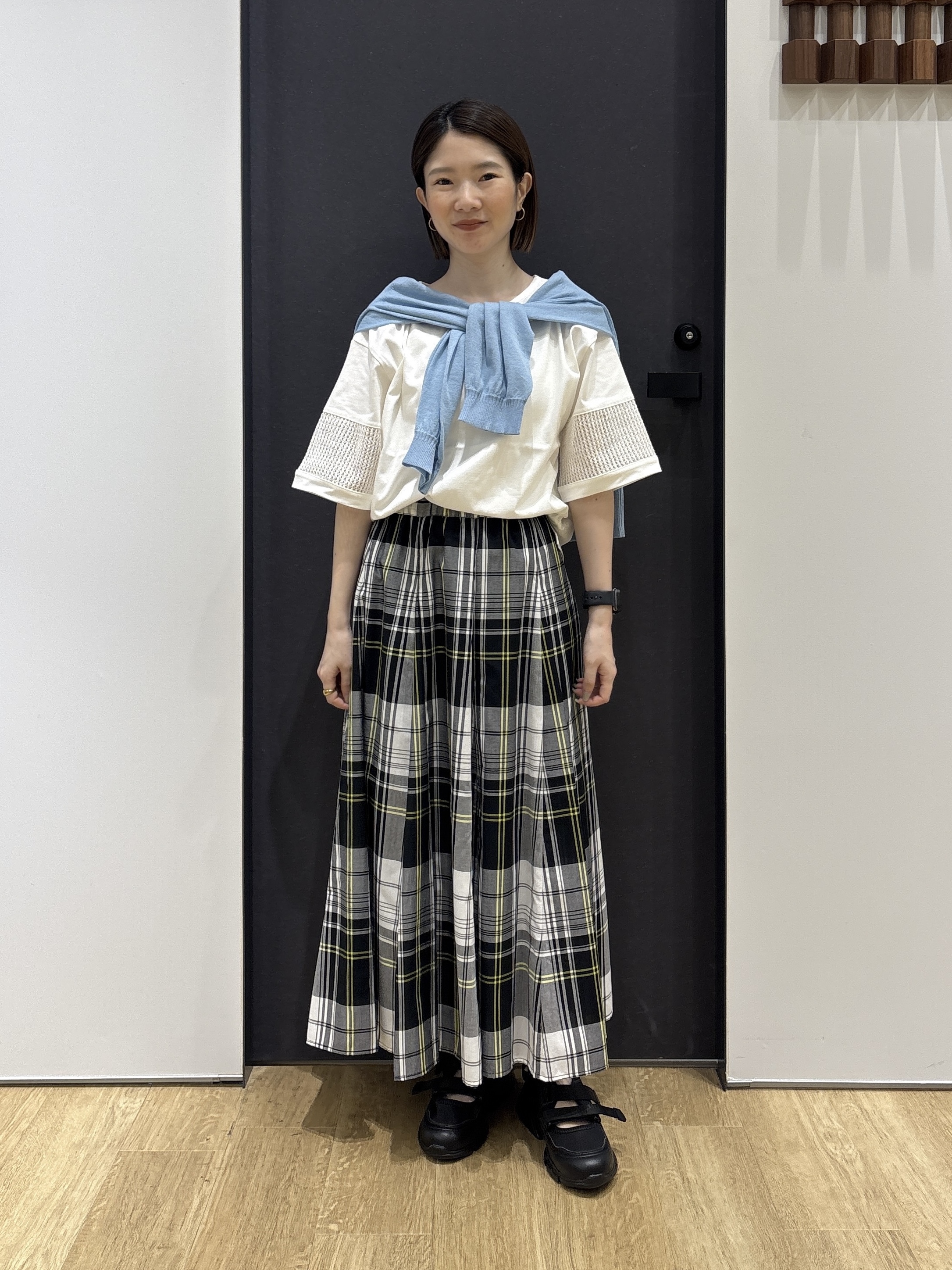 risaさんの「Dessin｜【接触冷感】メッシュレーススリーブプルオーバー」を使ったコーディネート