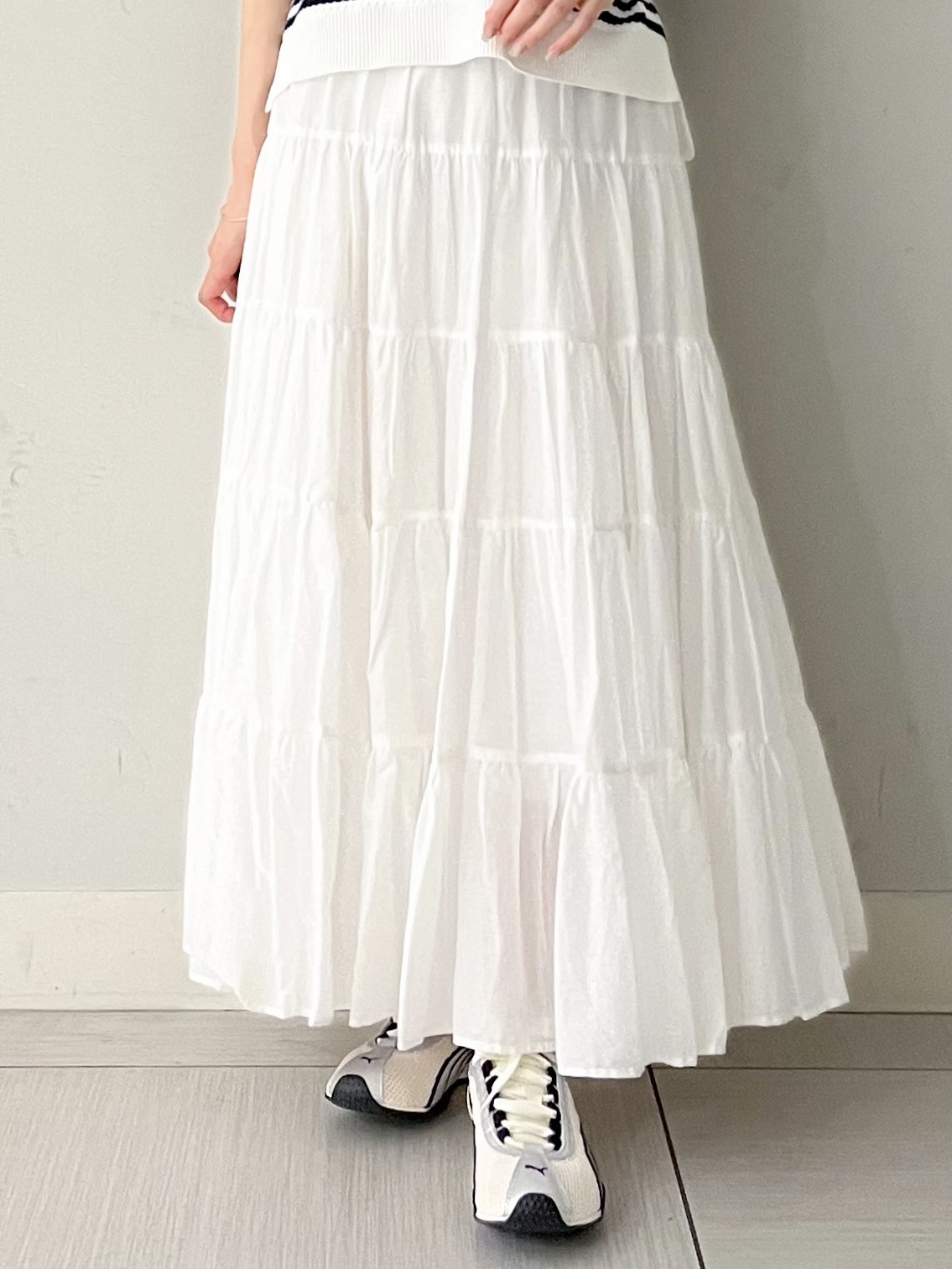 じゅんさんの「DRESSTERIOR｜【再入荷】コットンボイルティアードスカート」を使ったコーディネート
