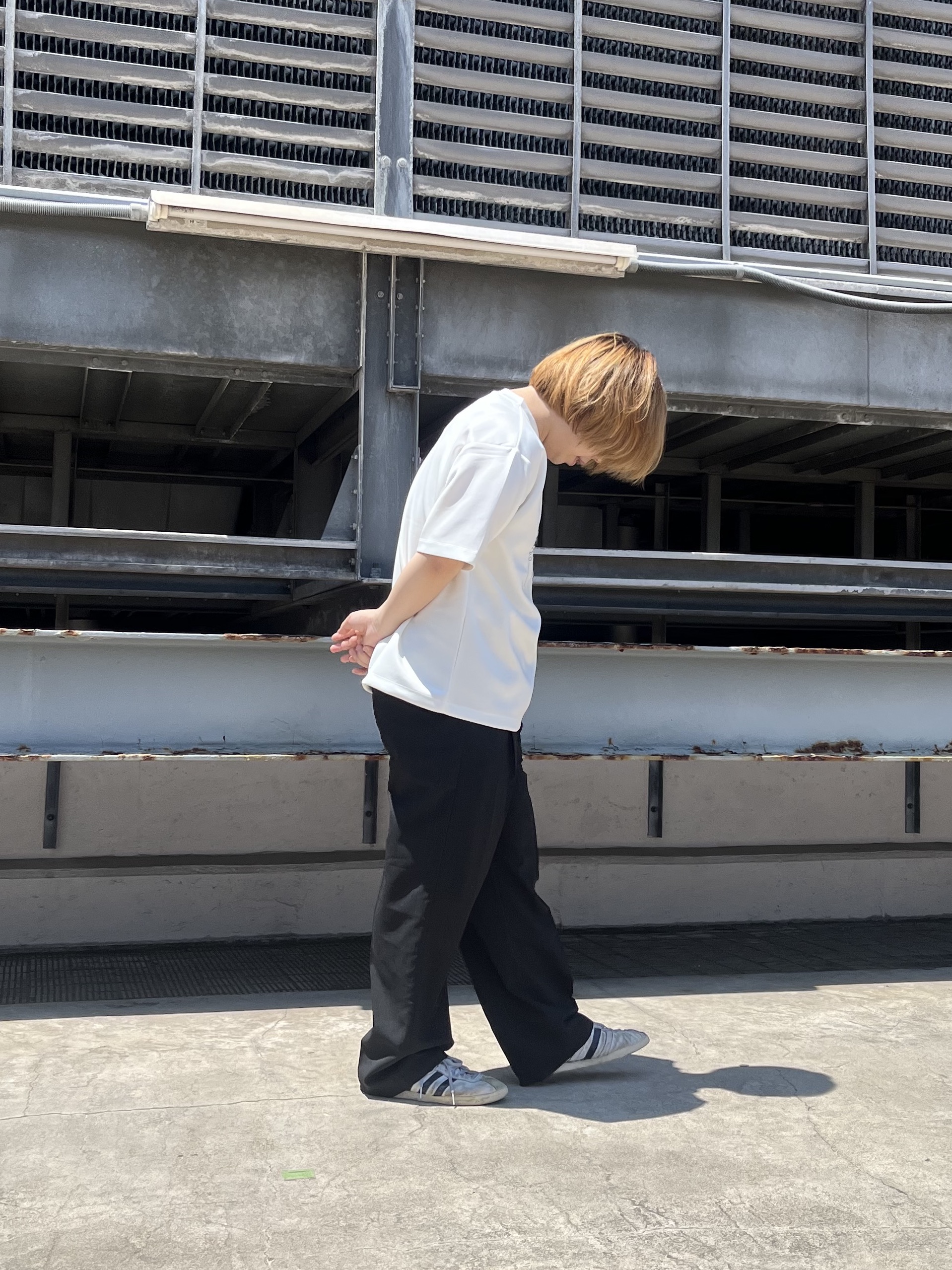 taigaさんの「tk.TAKEO KIKUCHI｜AIRY DRYセミワイドストレートパンツ/吸水速乾/UVカット/マシーンウォッシャブル/洗濯可/イ」を使ったコーディネート