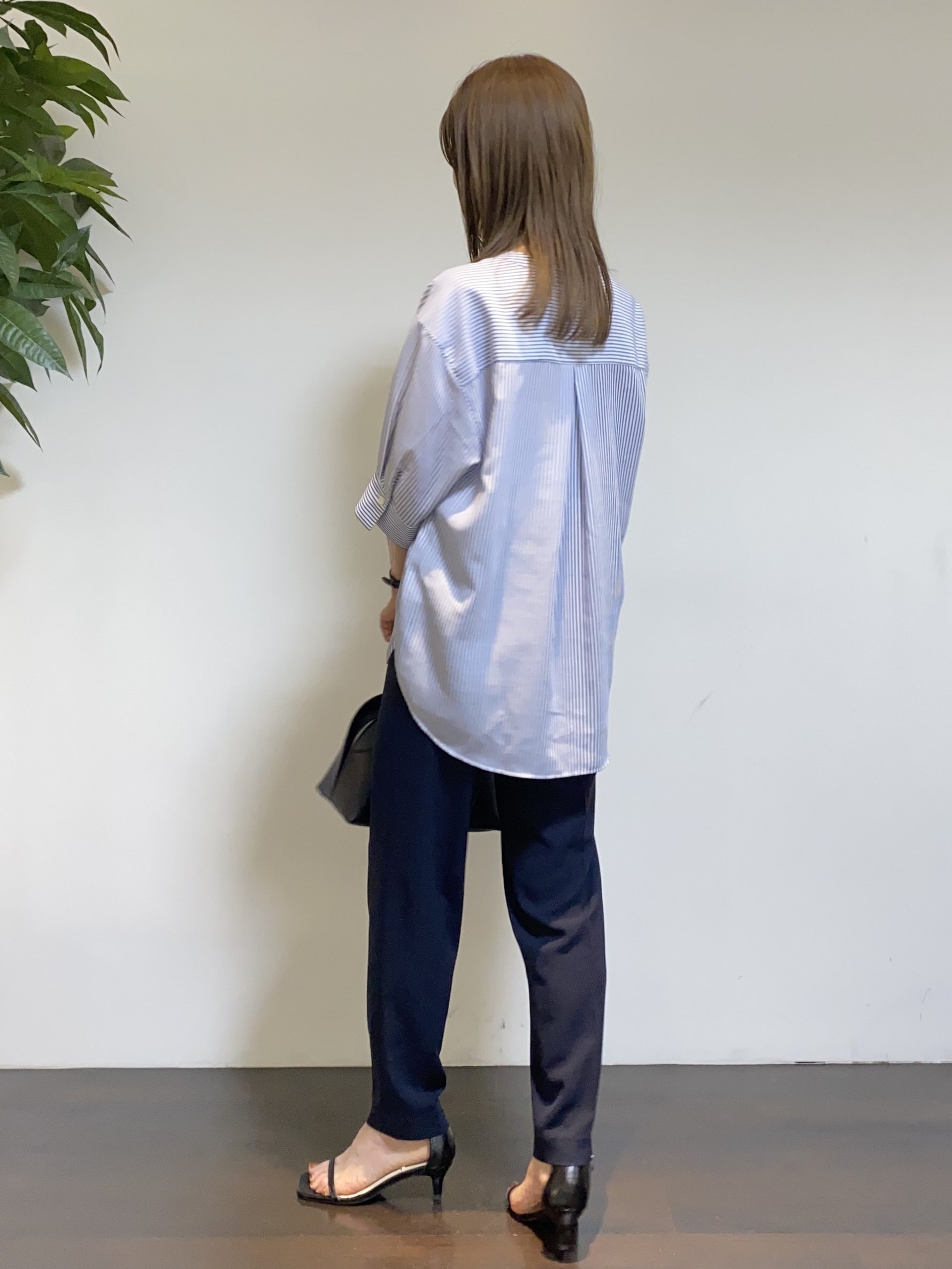 tomoさんの「UNTITLED｜【接触冷感/通気性/洗える】フロントフリルブラウス」を使ったコーディネート