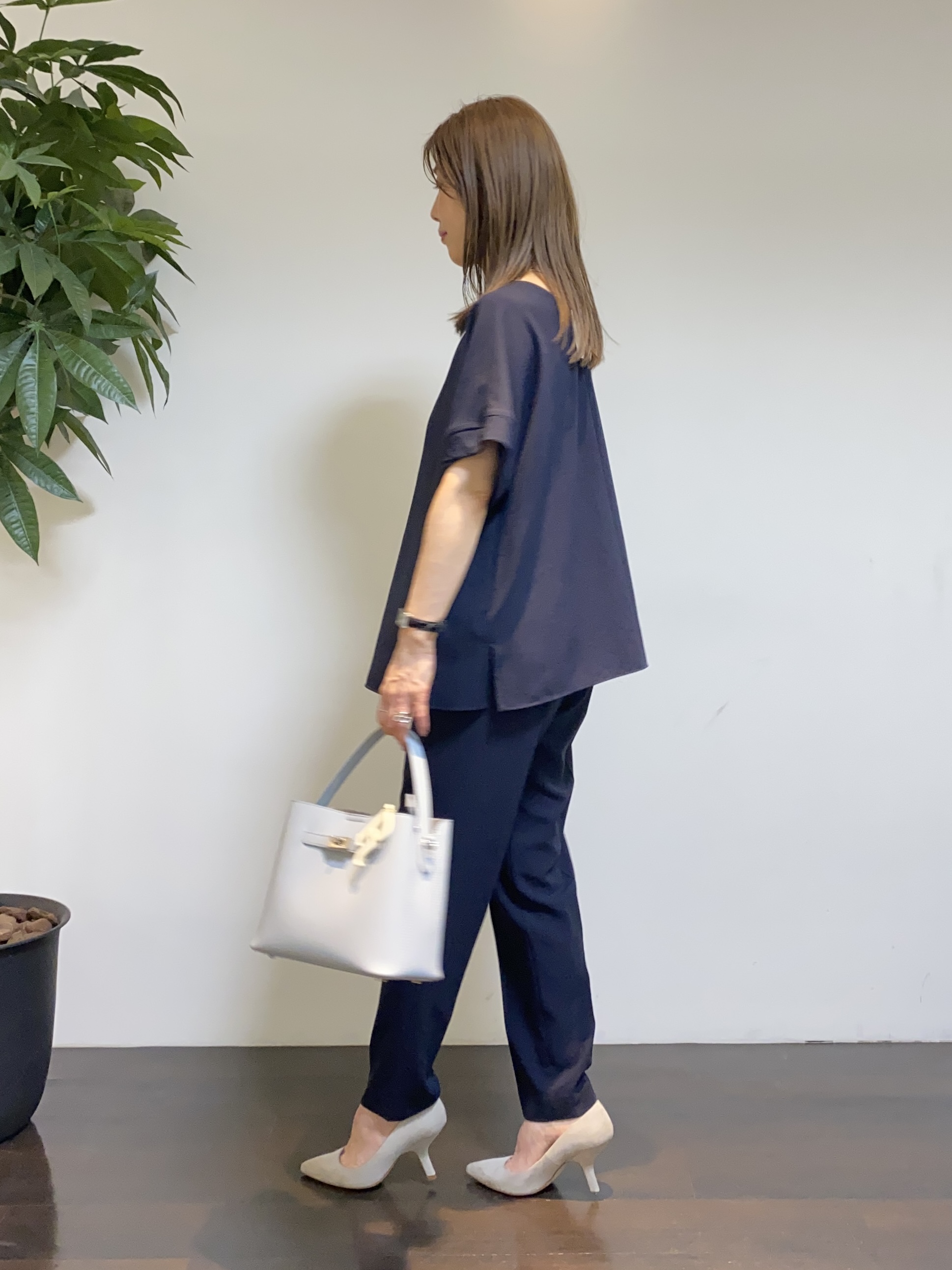 tomoさんの「UNTITLED｜【セットアップ可/UVカット/前後2WAY】リラクシーフレンチスリーブブラウス」を使ったコーディネート