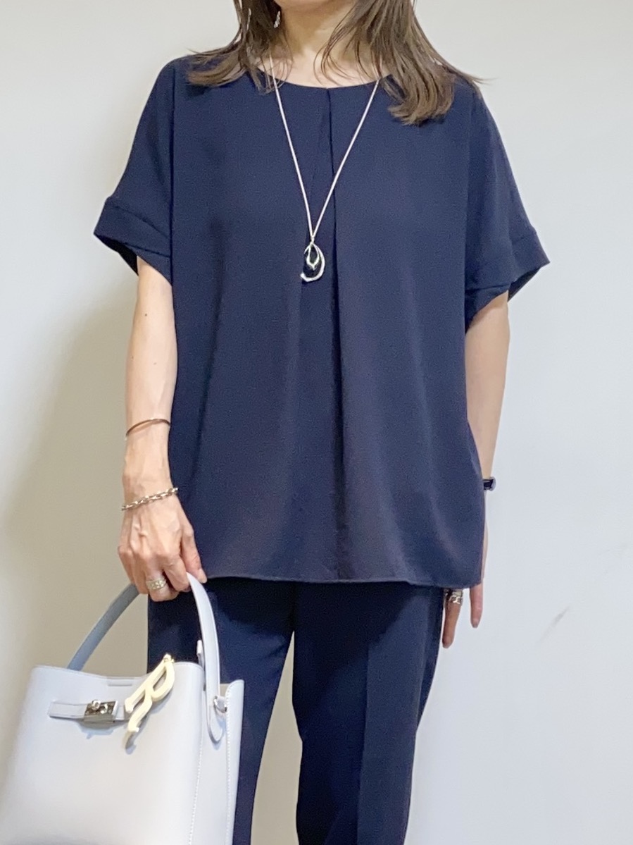 tomoさんの「UNTITLED｜【セットアップ可/UVカット/前後2WAY】リラクシーフレンチスリーブブラウス」を使ったコーディネート