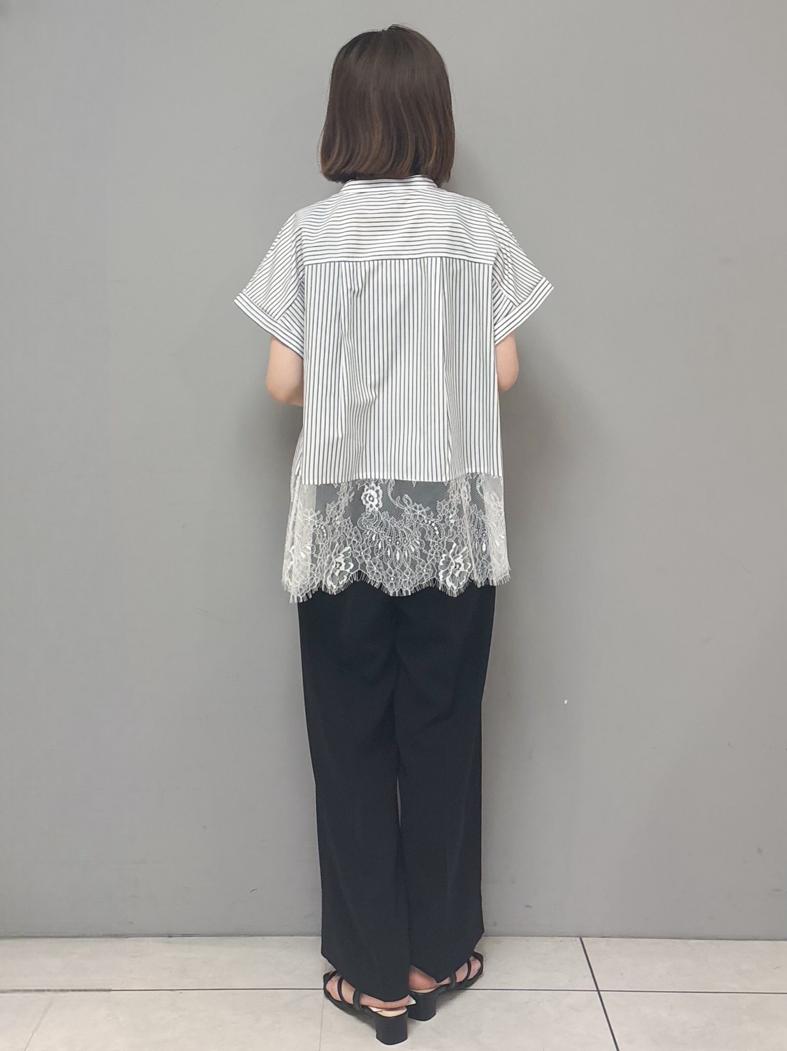 yさんの「OPAQUE.CLIP｜裾レースフレンチスリーブブラウス【洗濯機OK】」を使ったコーディネート