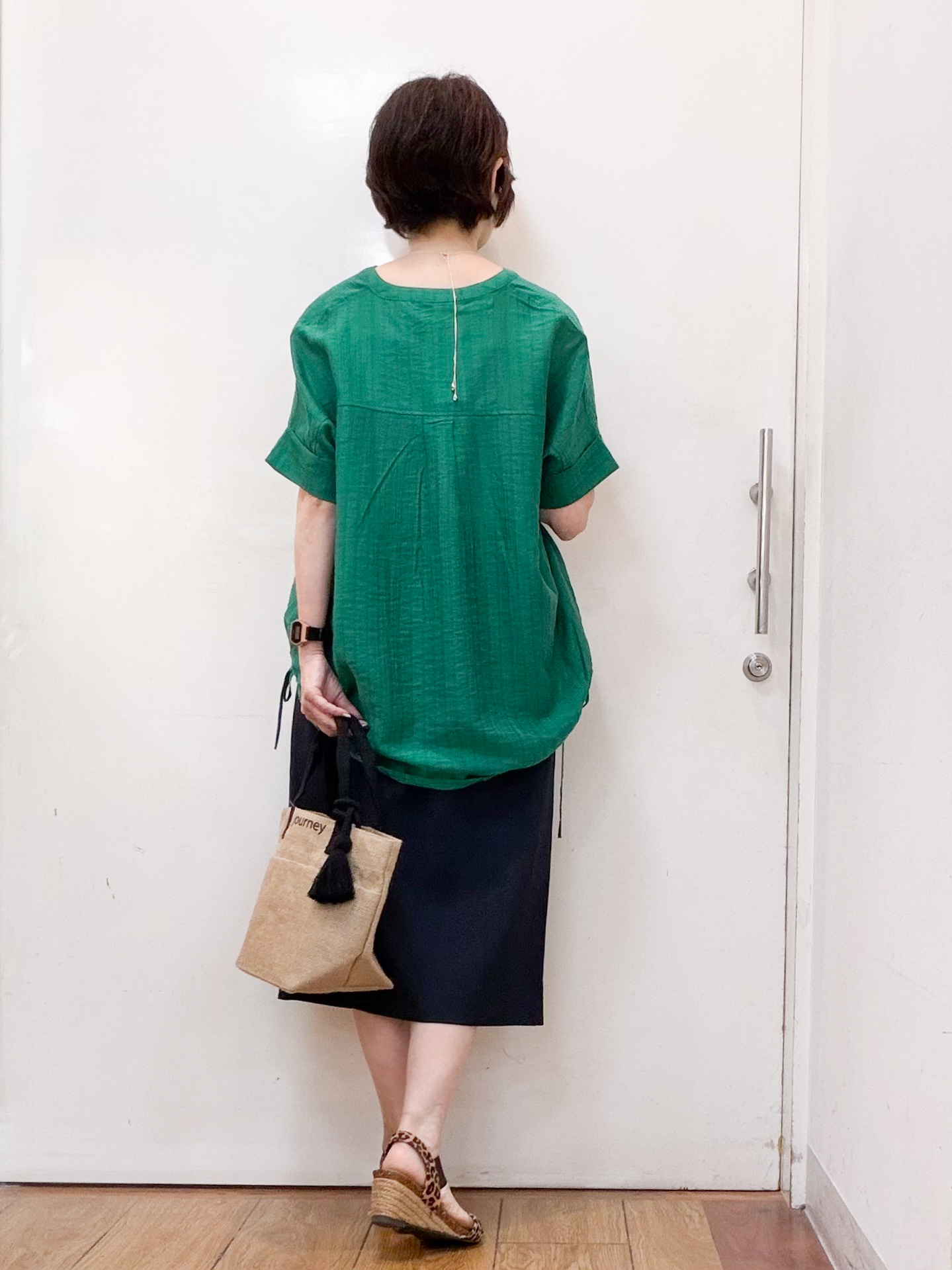 みぃさんの「SHOO･LA･RUE｜【高レビュー/体型カバー】インせず着られる スキッパー裾リボンブラウス」を使ったコーディネート