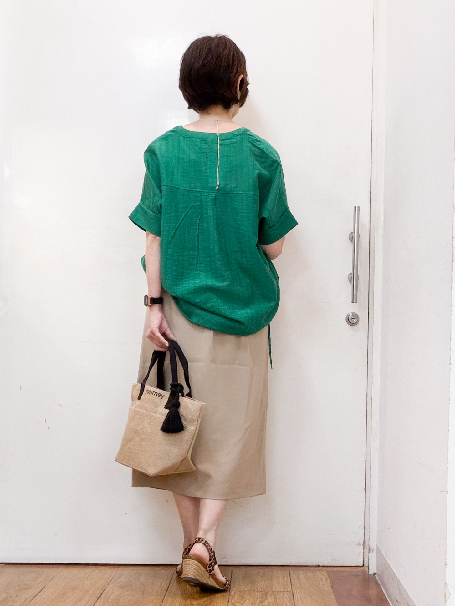 みぃさんの「SHOO･LA･RUE｜【高レビュー/体型カバー】インせず着られる スキッパー裾リボンブラウス」を使ったコーディネート