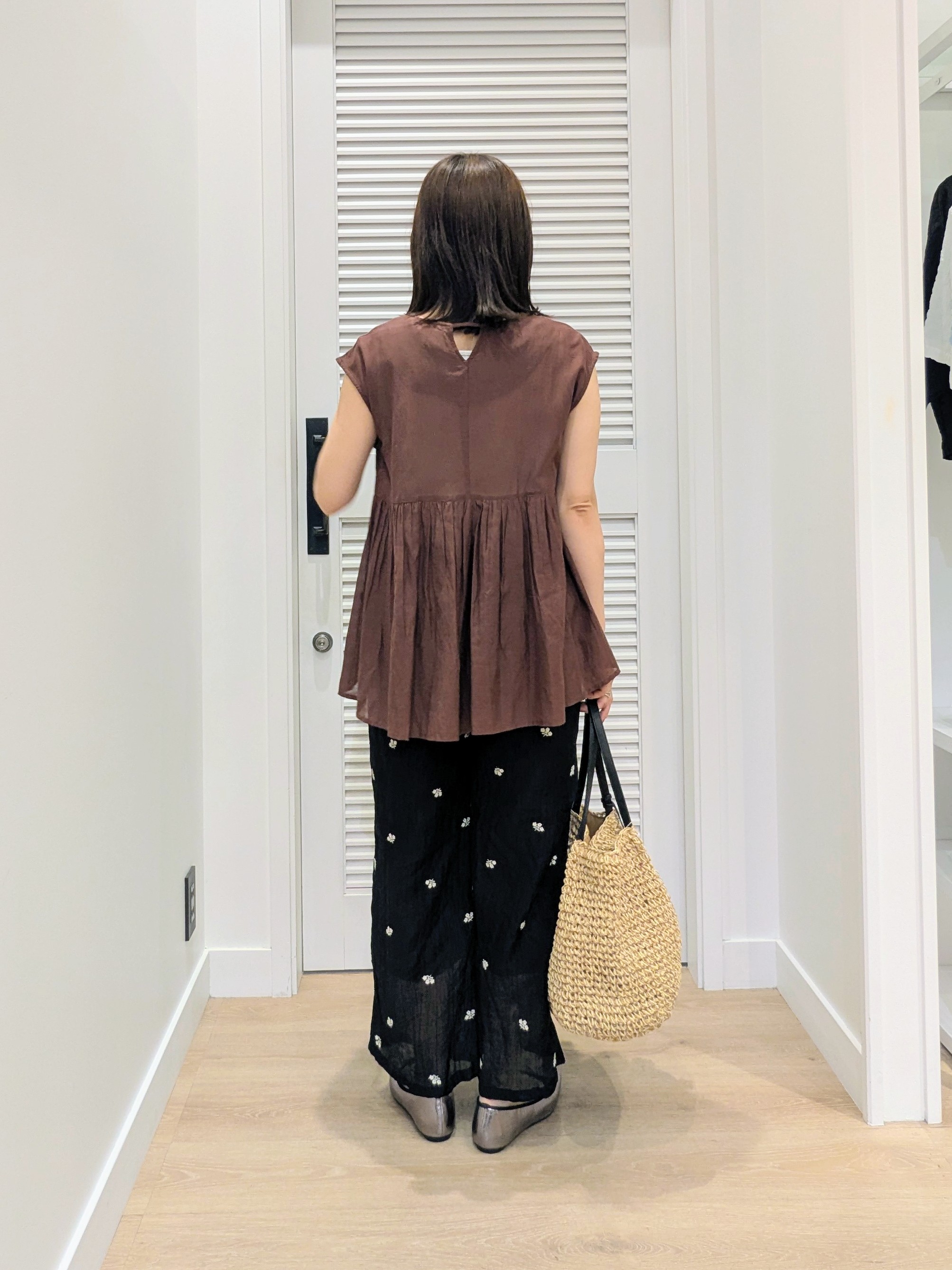 enさんの「Dessin｜小花刺繍 シアー楊柳パンツ」を使ったコーディネート