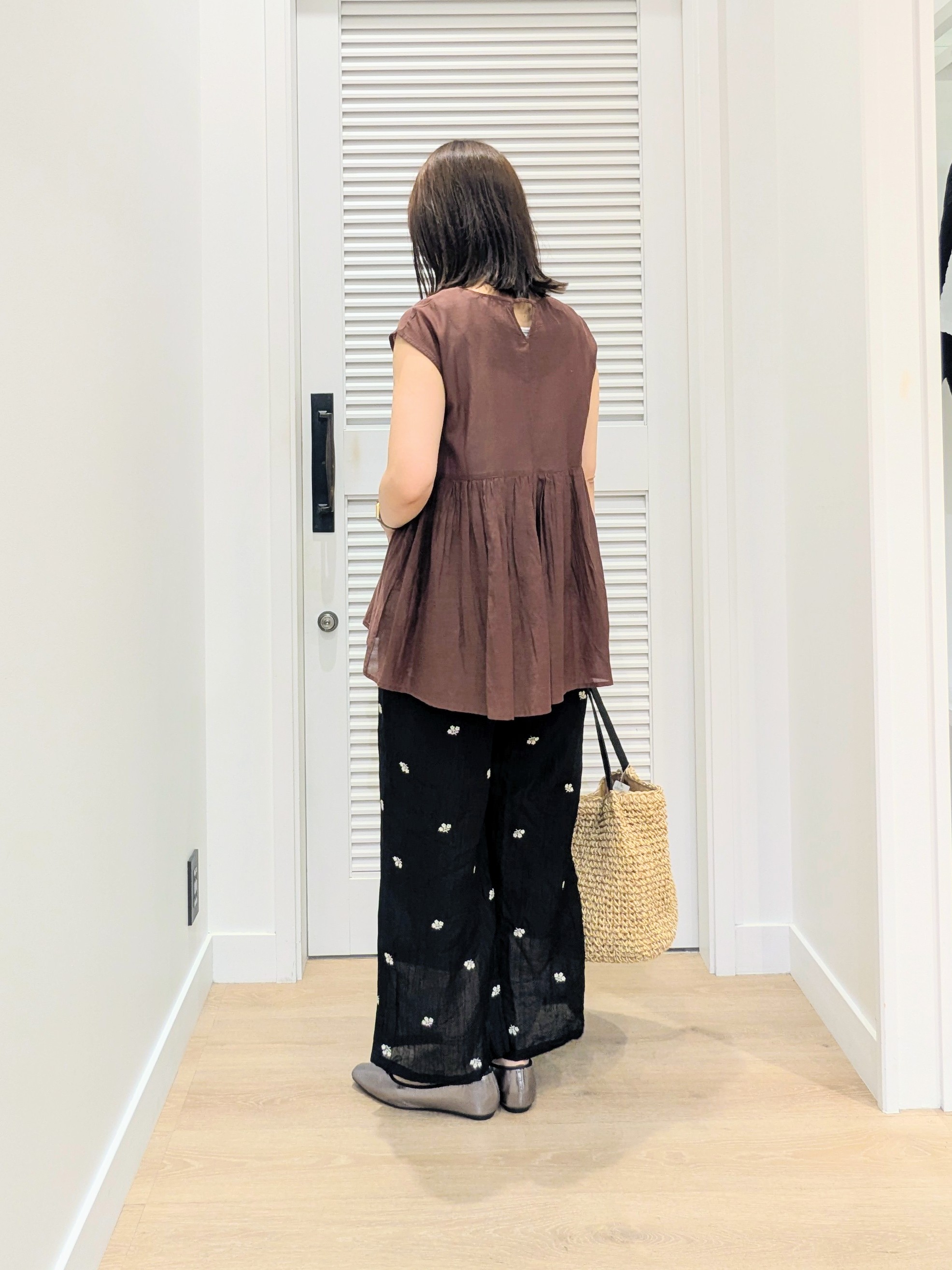 enさんの「Dessin｜小花刺繍 シアー楊柳パンツ」を使ったコーディネート