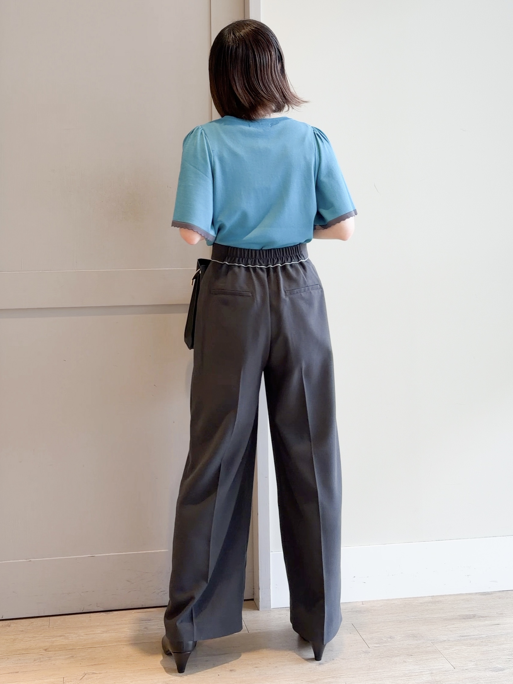 yamakoさんの「grove｜高評価！【シリーズ累計36万枚！名品ニット】やわらかドライタッチ スカラップスリーブニット」を使ったコーディネート
