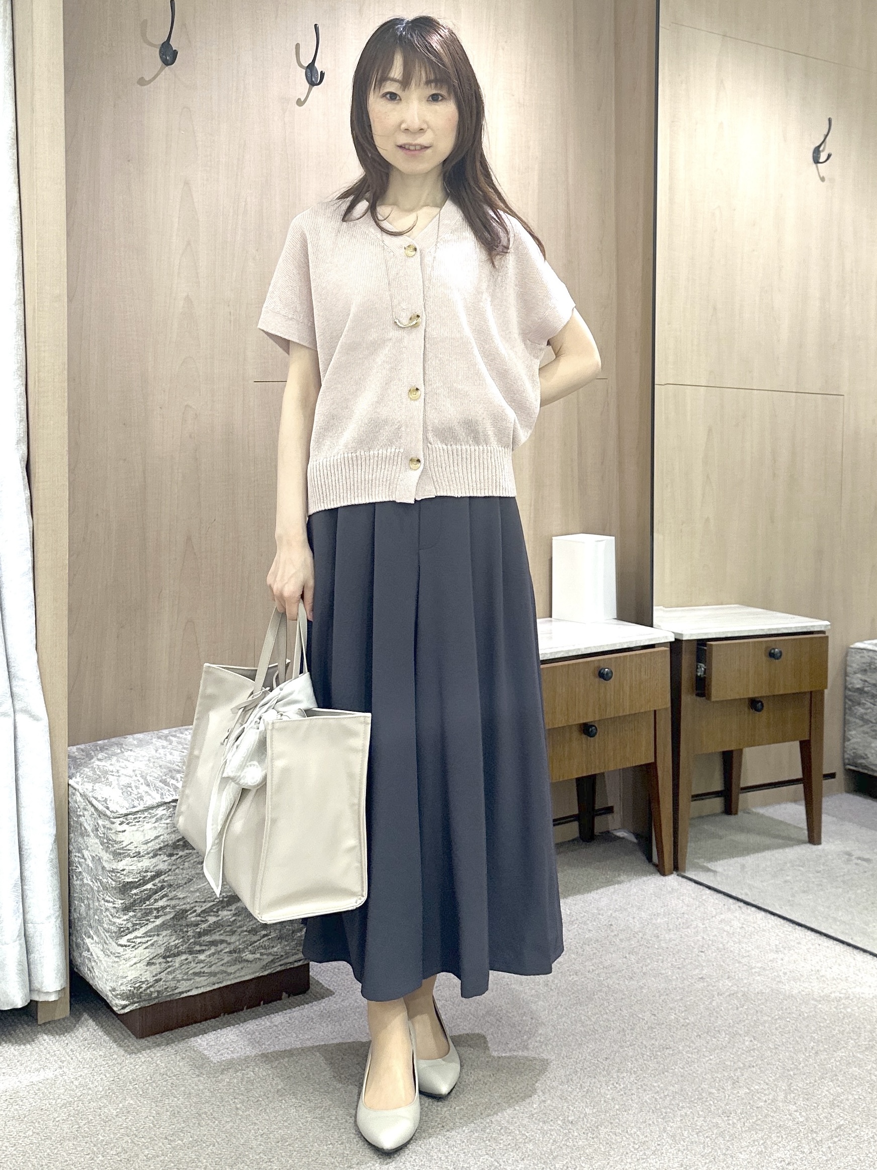 Miwaさんの「UNTITLED｜【洗える/清涼感】ドライタッチスリーブレスカーディガン」を使ったコーディネート