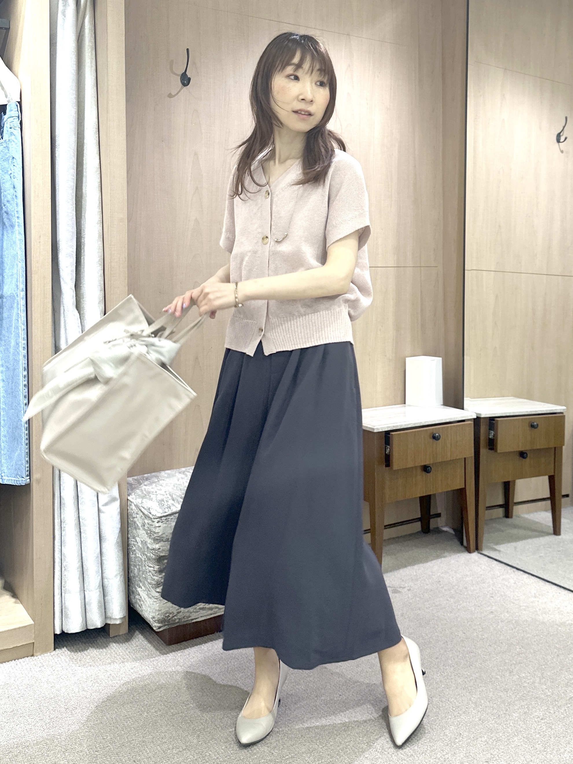 Miwaさんの「UNTITLED｜【洗える/清涼感】ドライタッチスリーブレスカーディガン」を使ったコーディネート