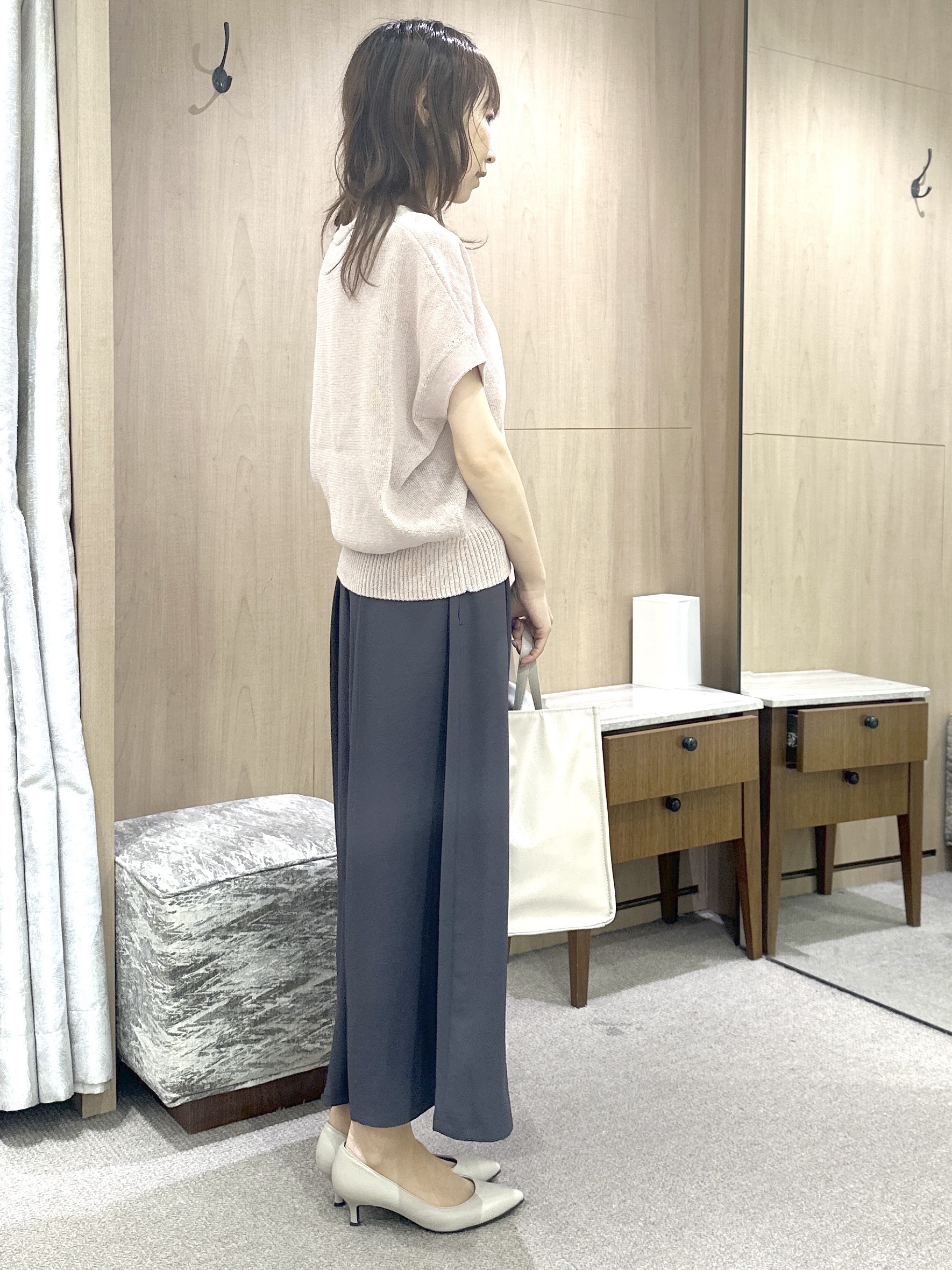 Miwaさんの「UNTITLED｜【洗える/清涼感】ドライタッチスリーブレスカーディガン」を使ったコーディネート
