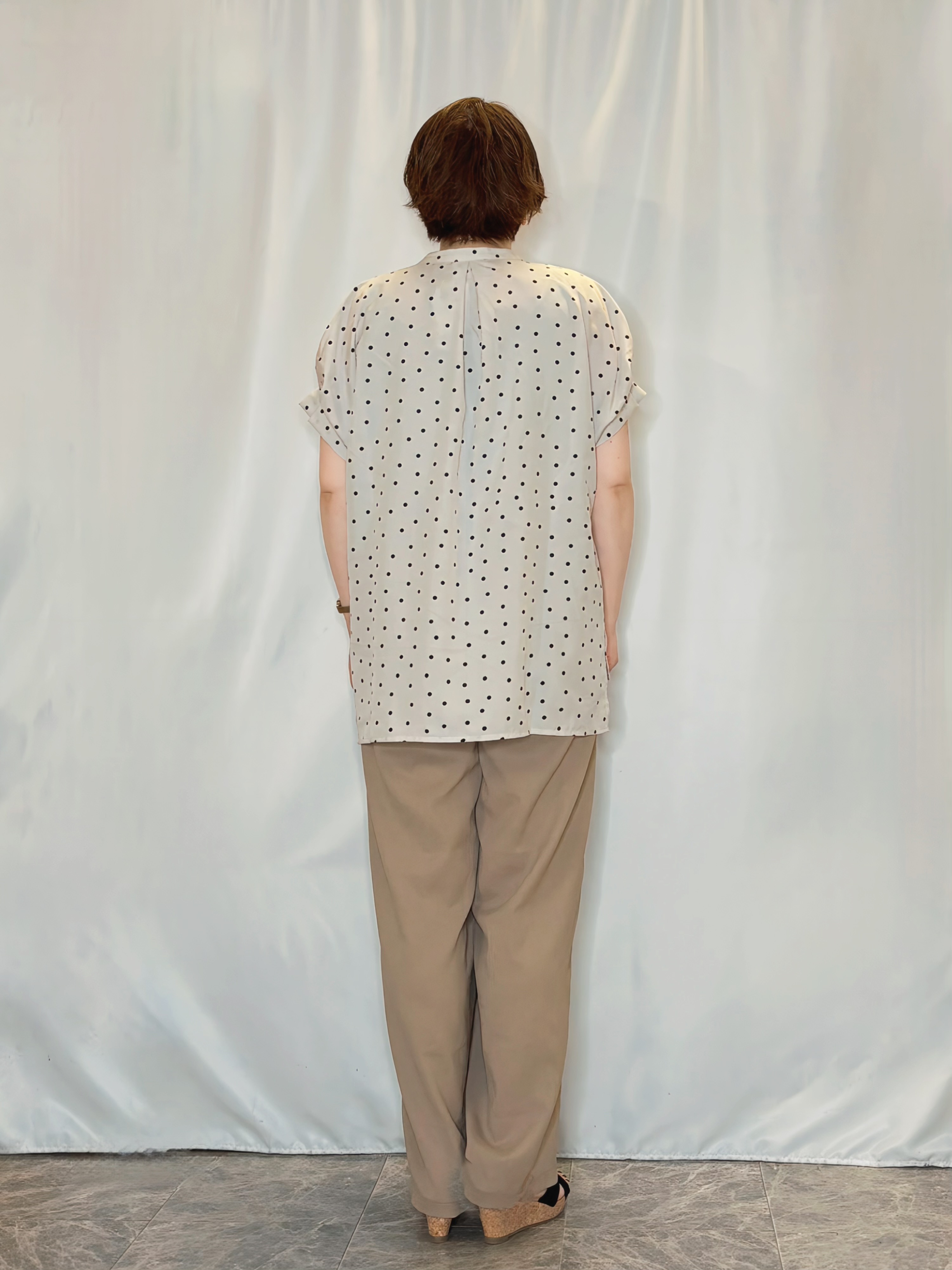 たみさんの「SHOO･LA･RUE｜【洗濯機可／洗濯後しわになりにくい】大人の甘さをプラスする ドット柄袖タックブラウス」を使ったコーディネート