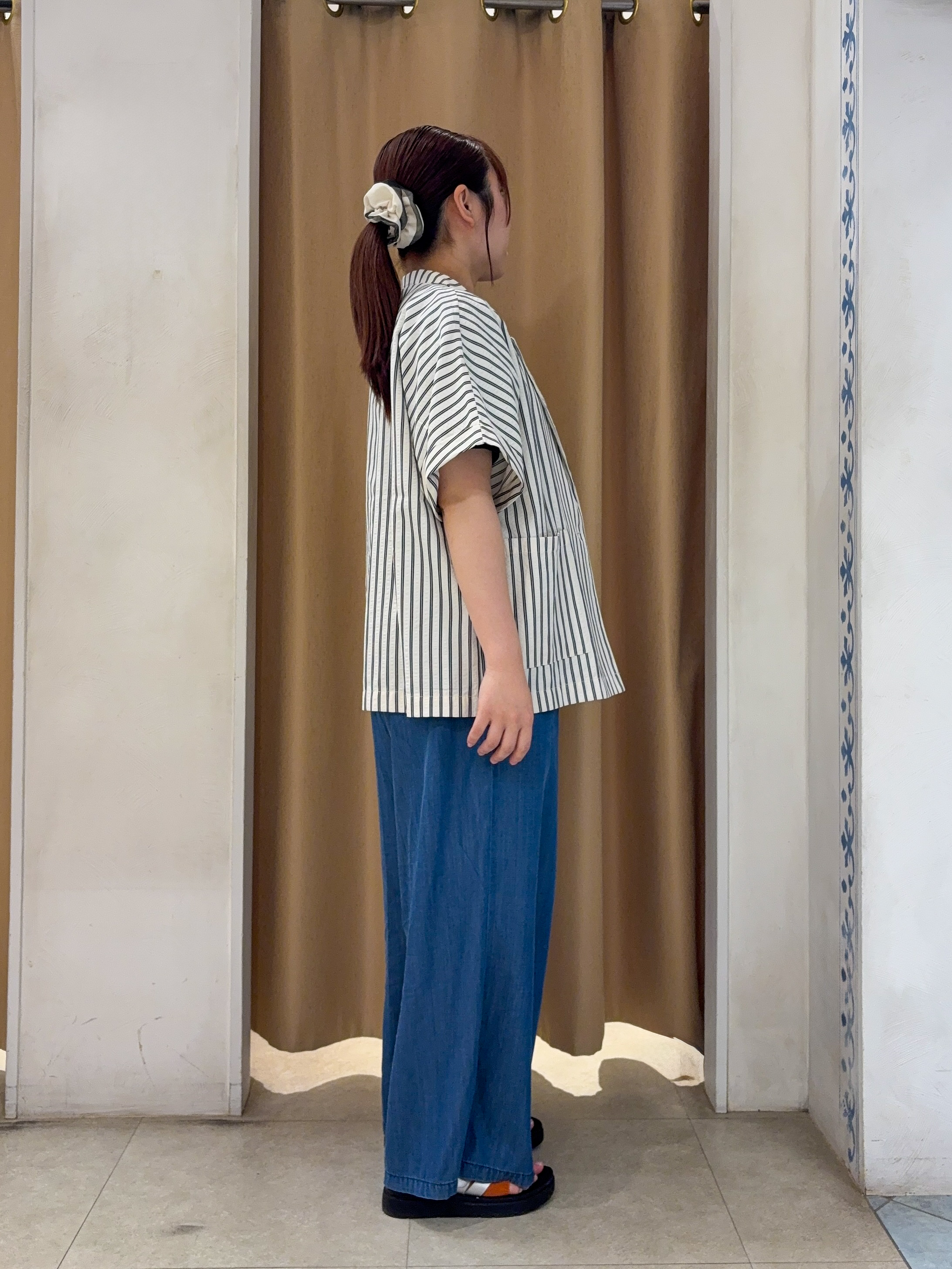 SO(R)Aさんの「SHOO･LA･RUE｜【S-LL/吸水速乾/セットアップ可】羽織るだけで主役になる サッカーストライプシャツジャケット」を使ったコーディネート