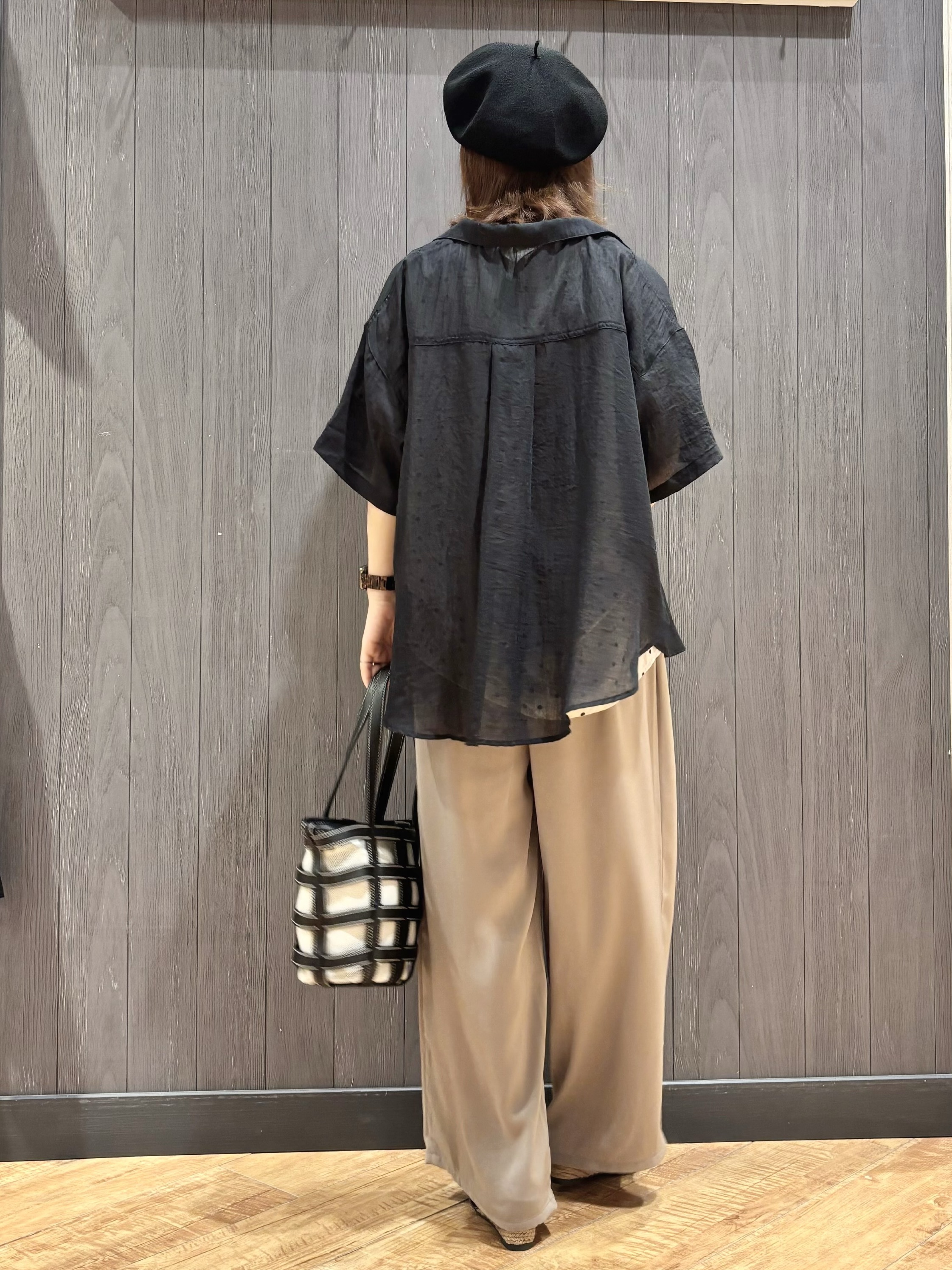 meiさんの「SHOO･LA･RUE｜【S-LL】ナチュラルに決まる 半袖シアーシャツジャケット」を使ったコーディネート