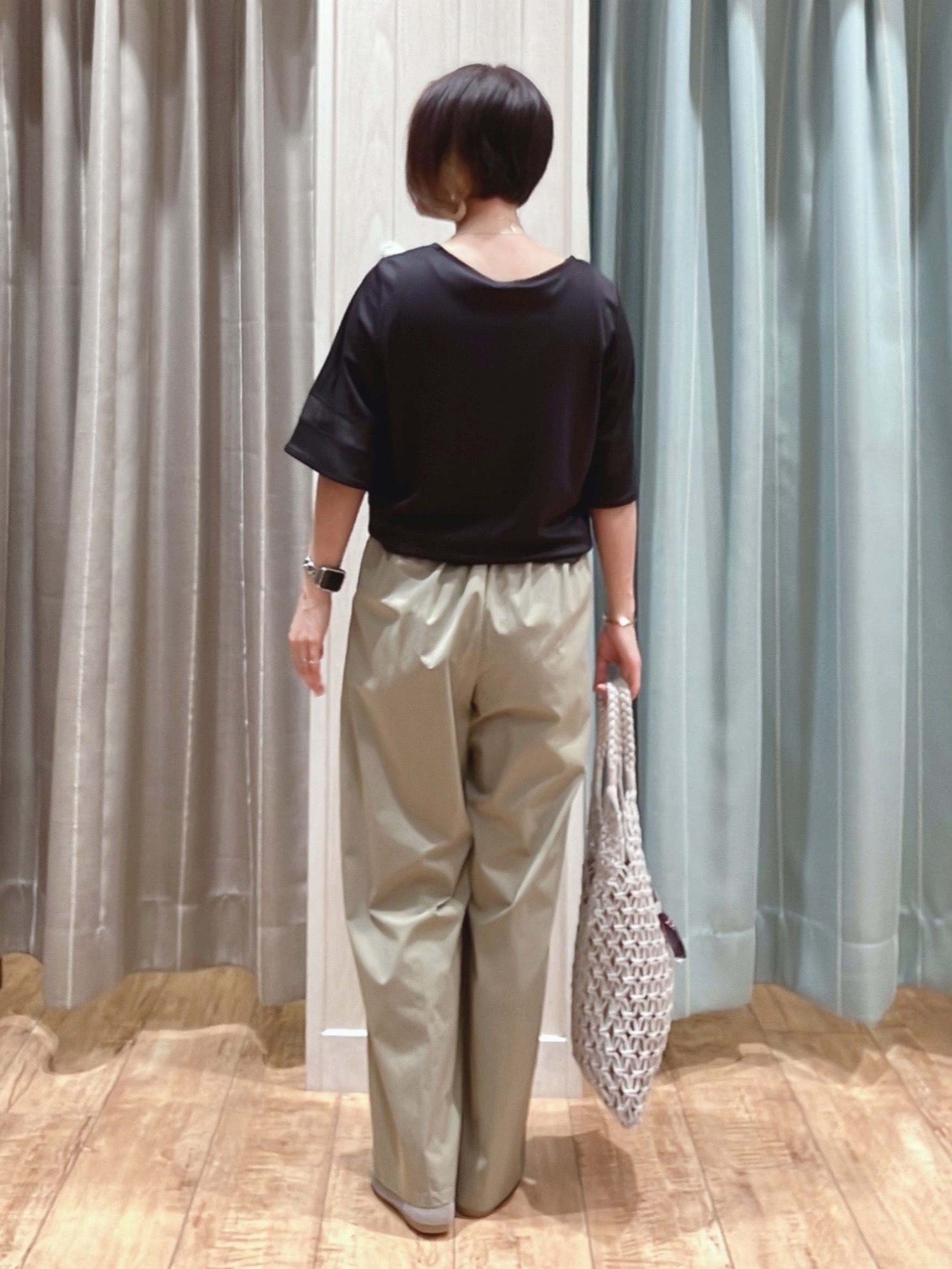 aaamiさんの「SHOO･LA･RUE｜【洗濯機後しわになりにくい/S-LL】お袖のシアーで抜け感プラス 二の腕隠せるフレアスリーブトップス」を使ったコーディネート