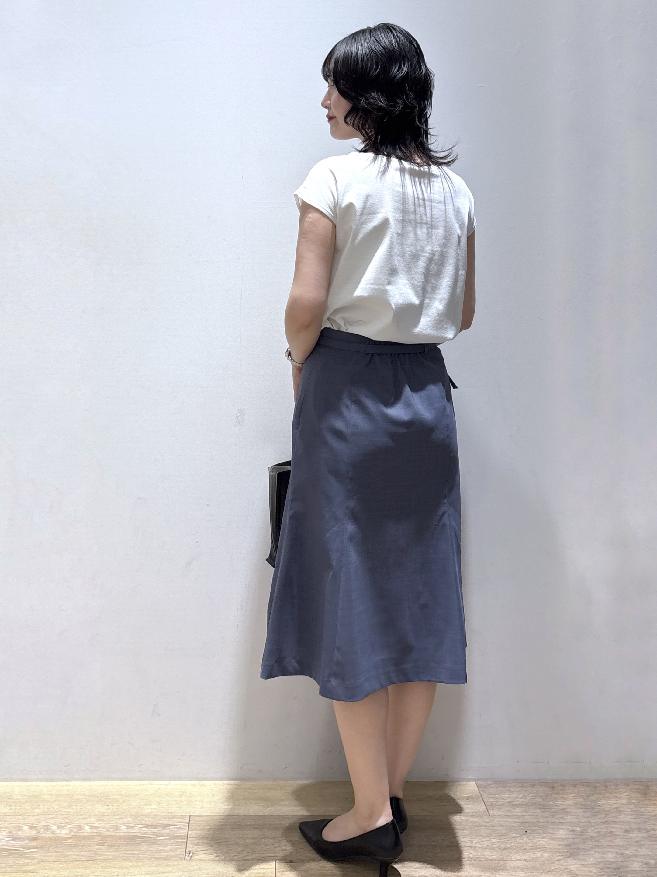 mizukiさんの「index｜【接触冷感】ビジューキーネックフレンチトップス《UVケア／洗濯機OK／XS～3L／8col》」を使ったコーディネート