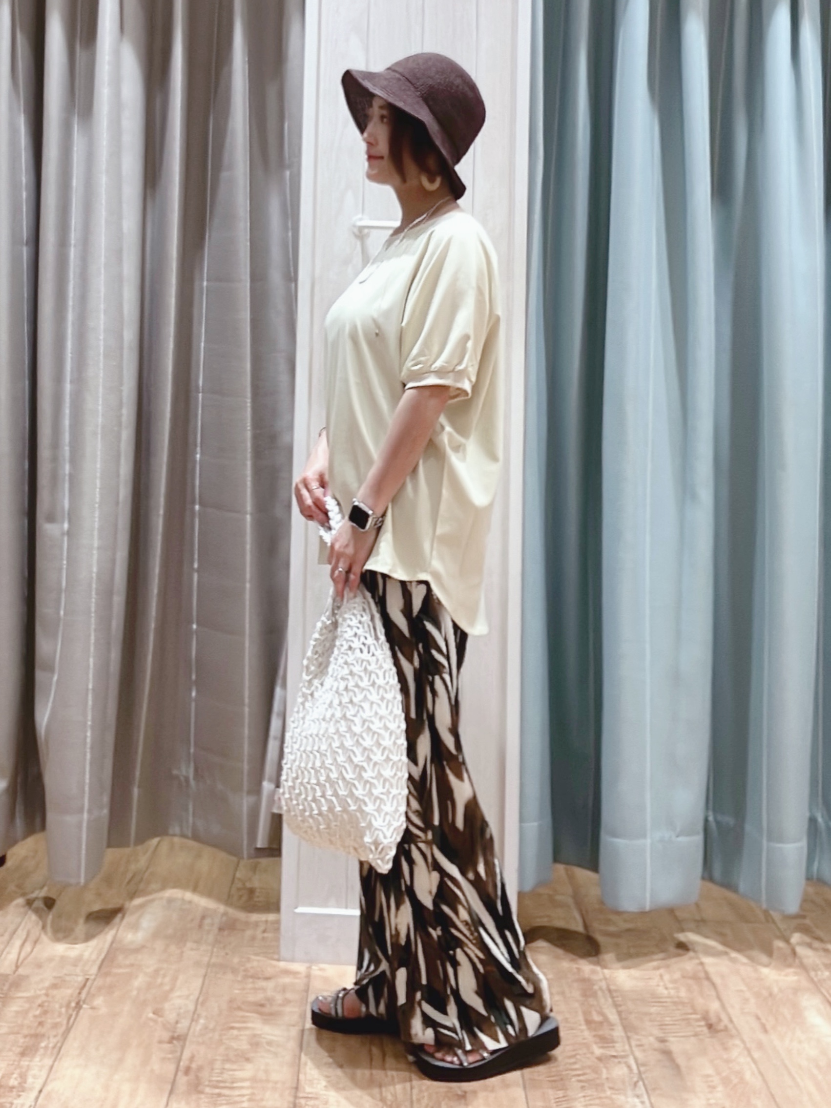 aaamiさんの「SHOO･LA･RUE｜【洗濯後しわになりにくい】インせず着られる さらっとタッチのドルマンブラウス」を使ったコーディネート