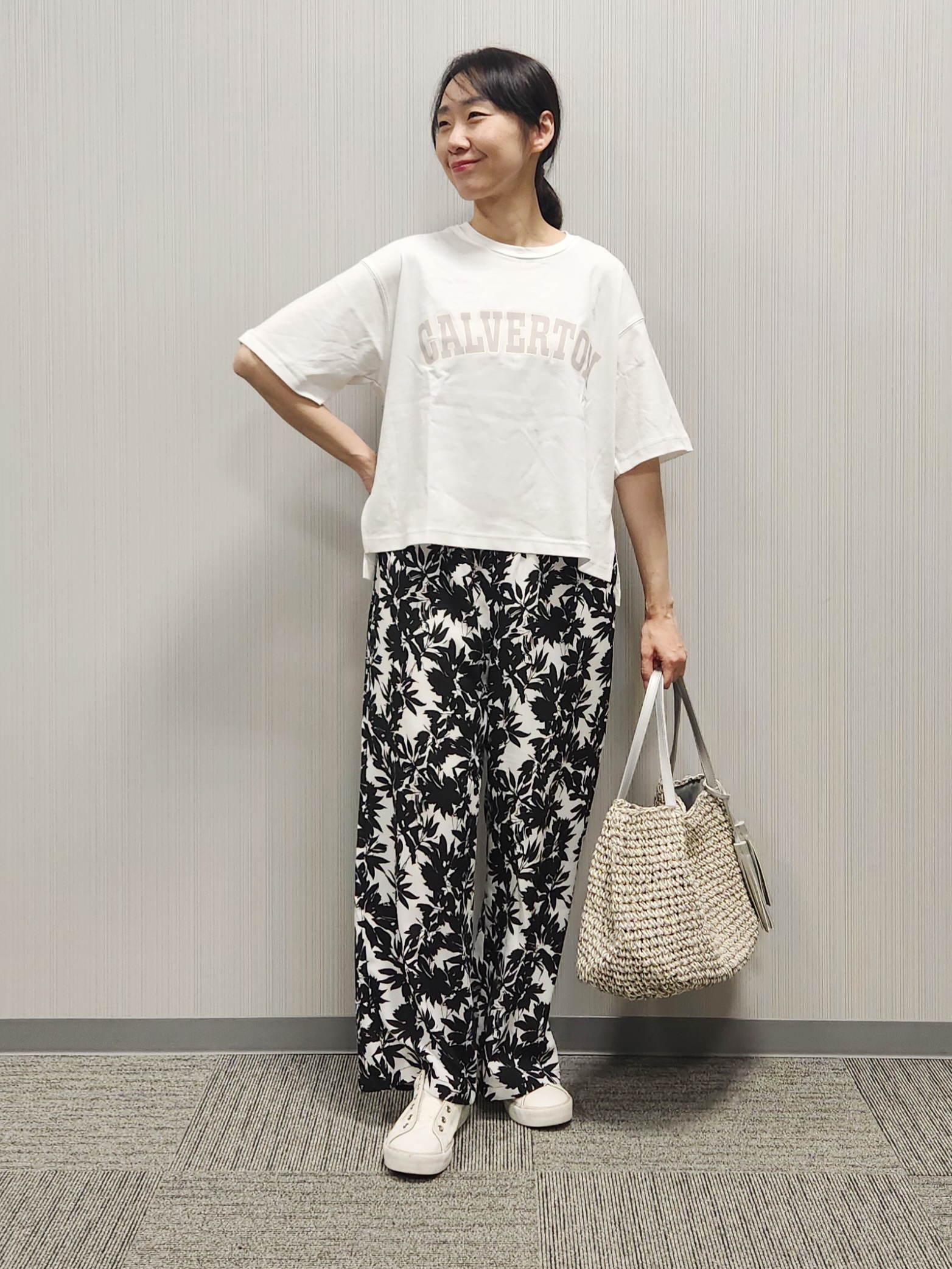naraさんの「Dessin｜【撥水加工】ロゴプリントTシャツ」を使ったコーディネート