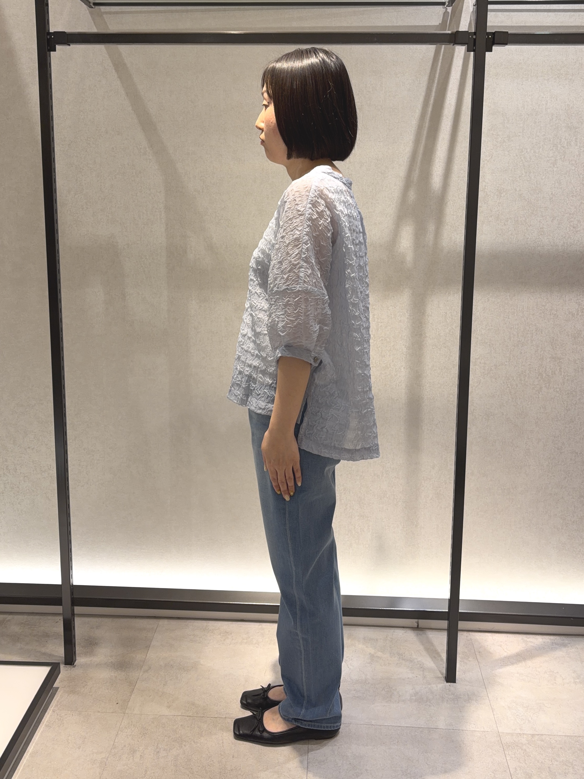 わたなべさんの「UNTITLED｜【洗える】シアーVネックブラウス」を使ったコーディネート