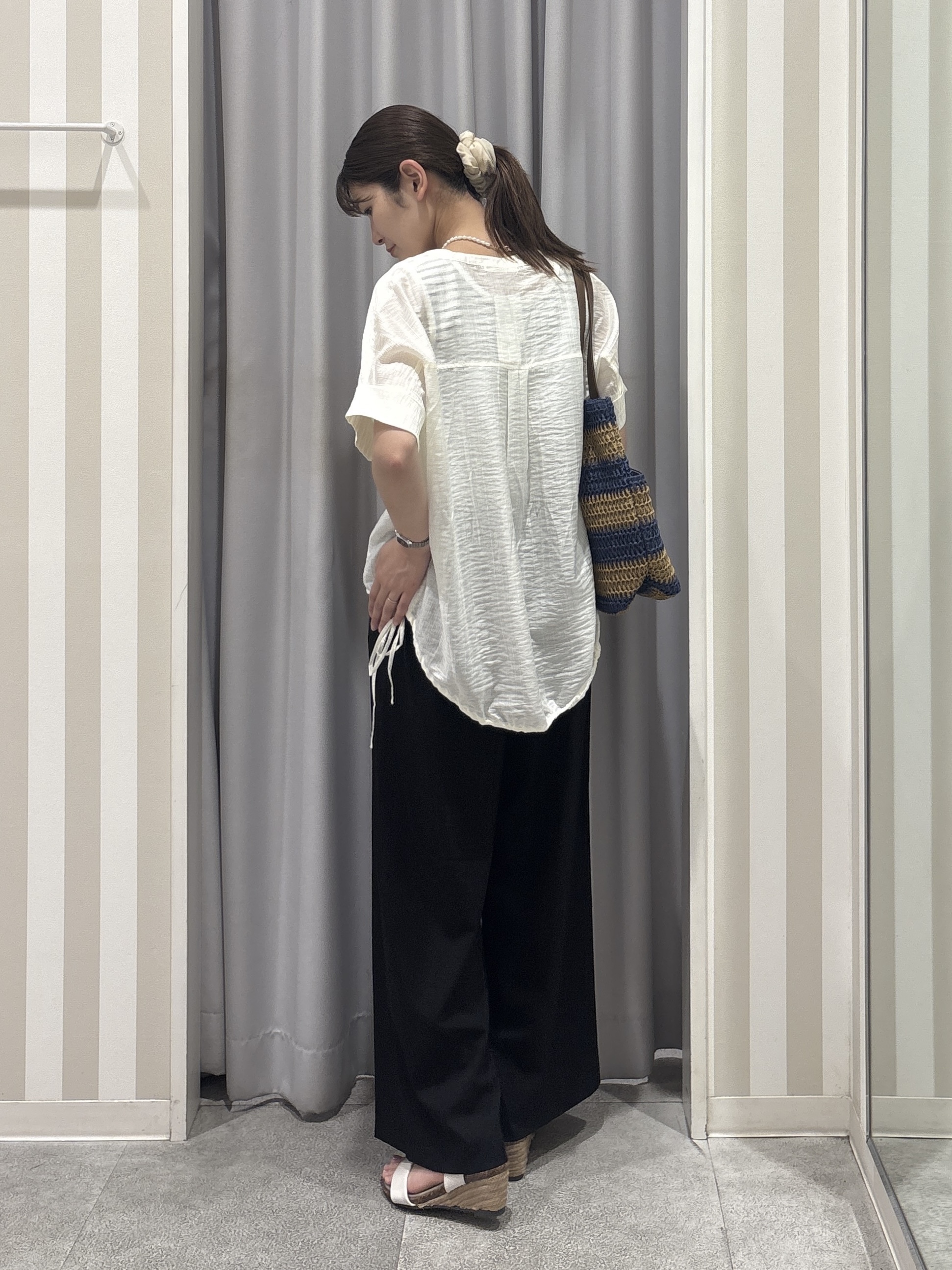 Rikaさんの「SHOO･LA･RUE｜【前後2WAY/洗濯機可/S-LL】スクエアネックで小顔効果 ランダムテレコタンクトップ」を使ったコーディネート
