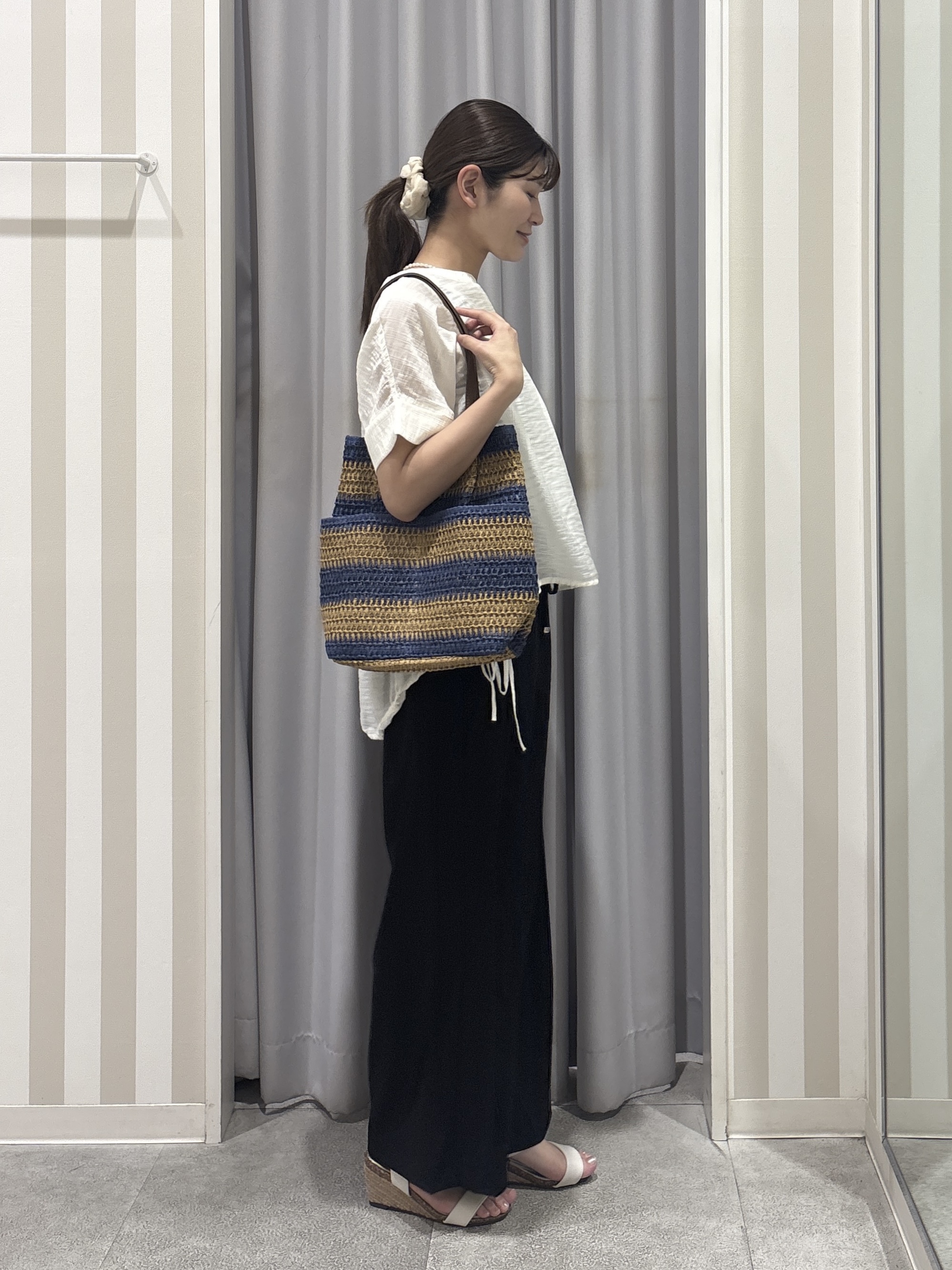 Rikaさんの「SHOO･LA･RUE｜【前後2WAY/洗濯機可/S-LL】スクエアネックで小顔効果 ランダムテレコタンクトップ」を使ったコーディネート
