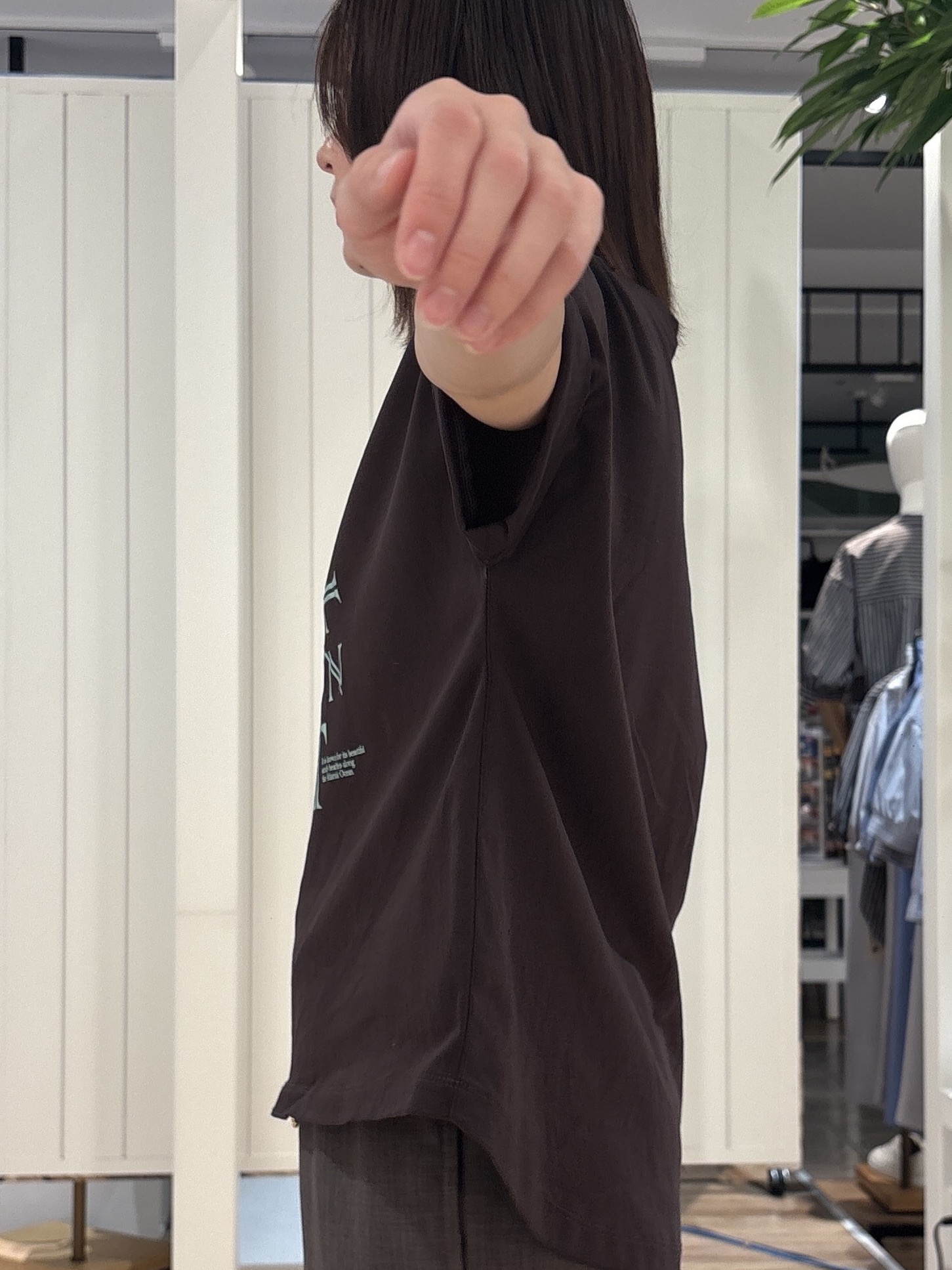 hinakoさんの「Dessin｜【洗える】美光沢カットソーロゴTシャツ」を使ったコーディネート