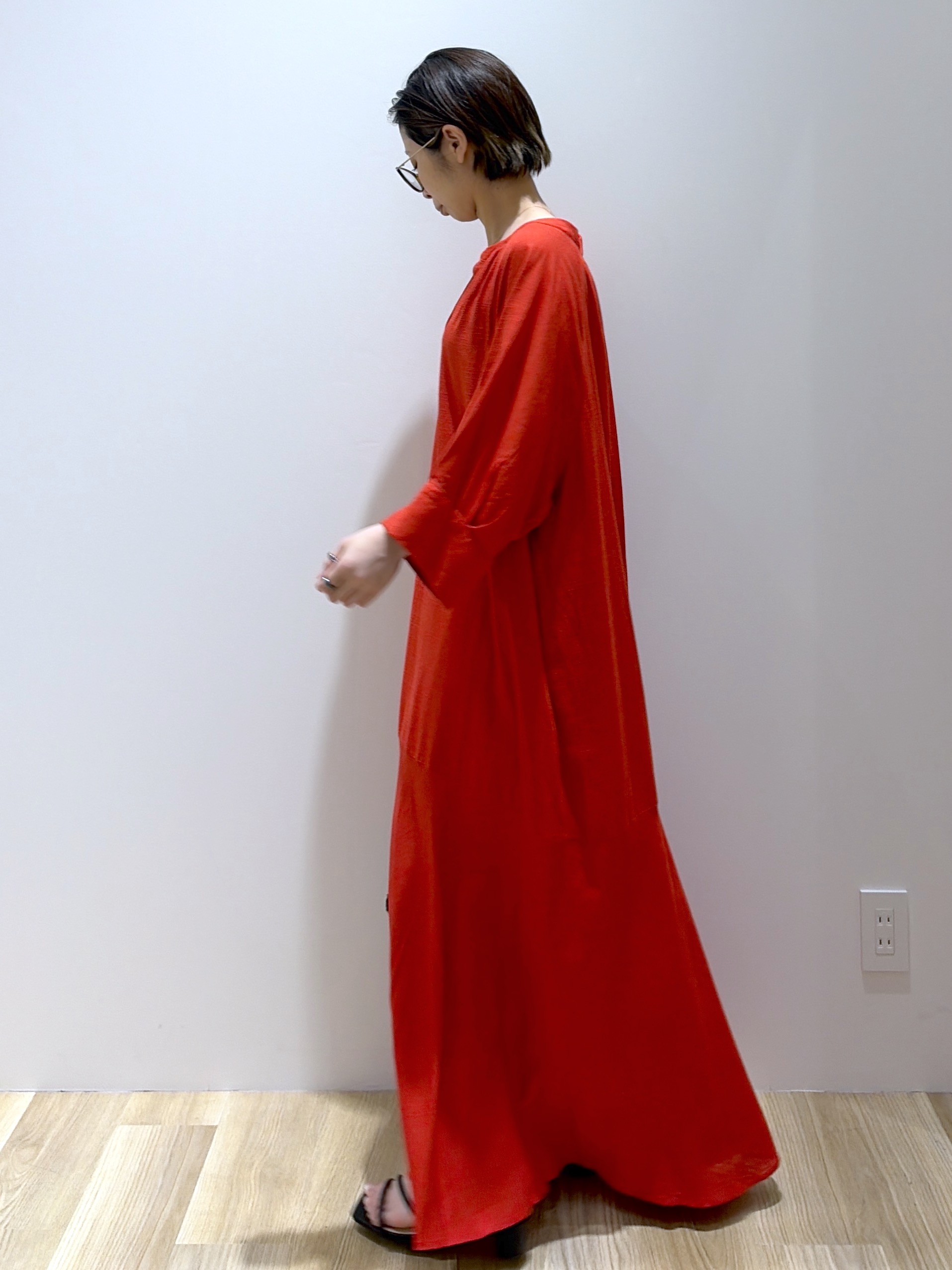 えりさんの「OPAQUE.CLIP｜キーネックロングワンピース【洗える】」を使ったコーディネート